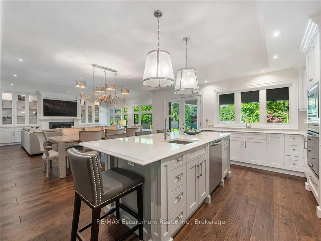 Photo 17 of 3087 Lakeshore Road, Burlington, Roseland — HOMEH