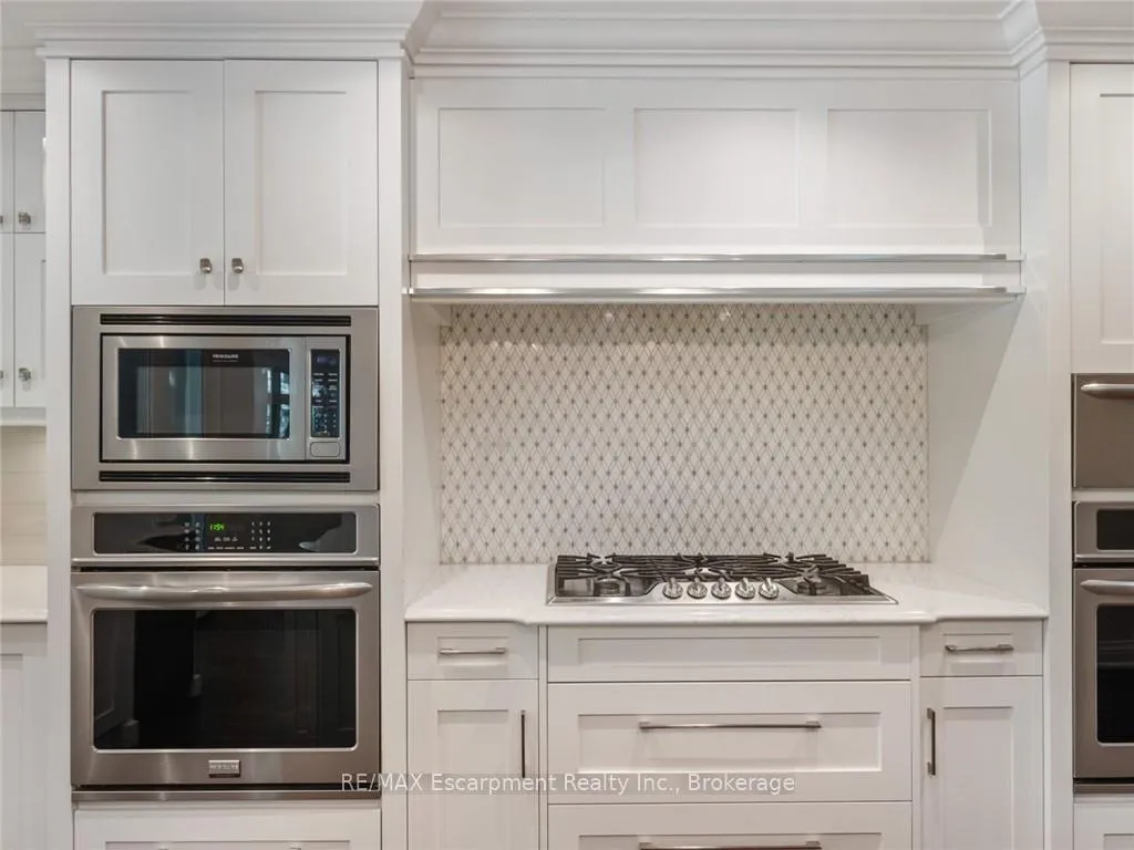 Photo 18 of 3087 Lakeshore Road, Burlington, Roseland — HOMEH