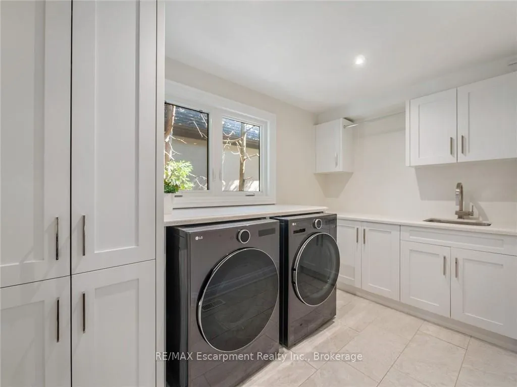 Photo 19 of 3087 Lakeshore Road, Burlington, Roseland — HOMEH