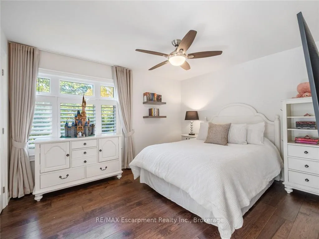 Photo 23 of 3087 Lakeshore Road, Burlington, Roseland — HOMEH