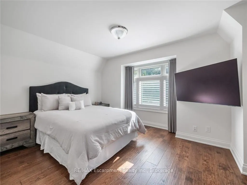Photo 29 of 3087 Lakeshore Road, Burlington, Roseland — HOMEH