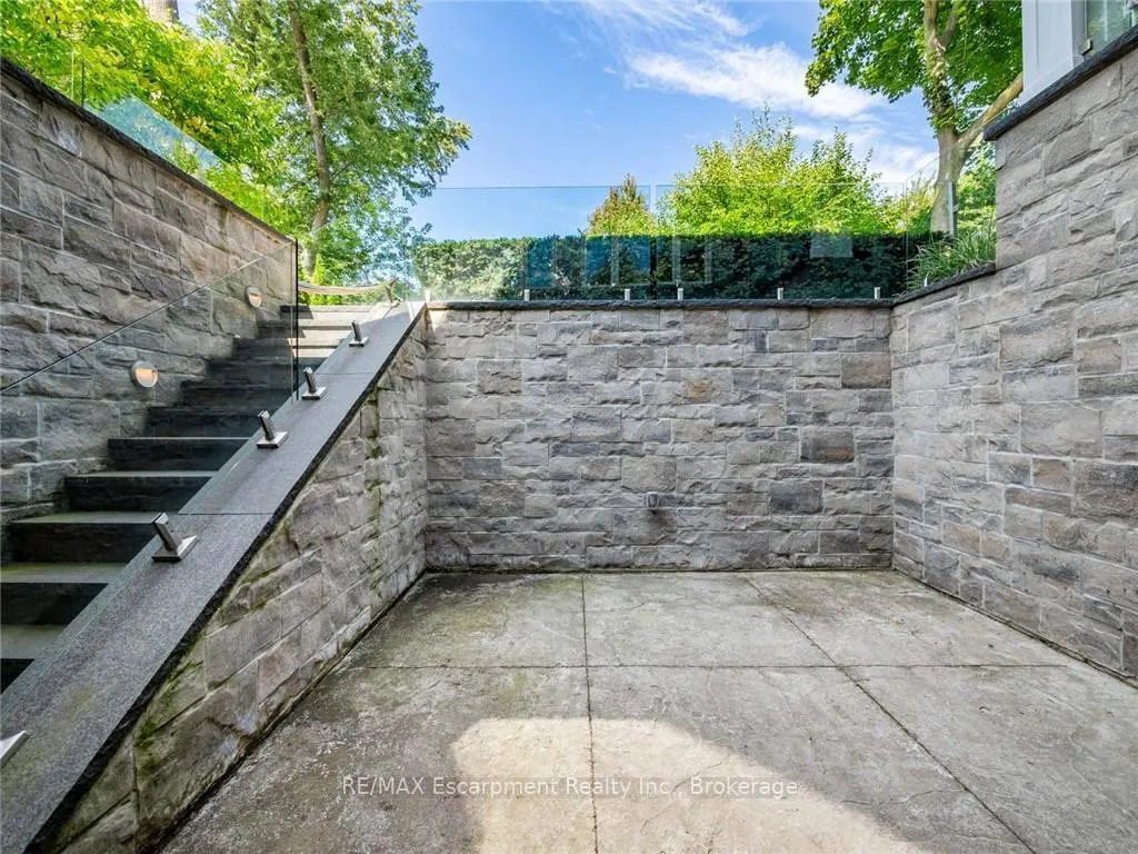 Photo 41 of 3087 Lakeshore Road, Burlington, Roseland — HOMEH