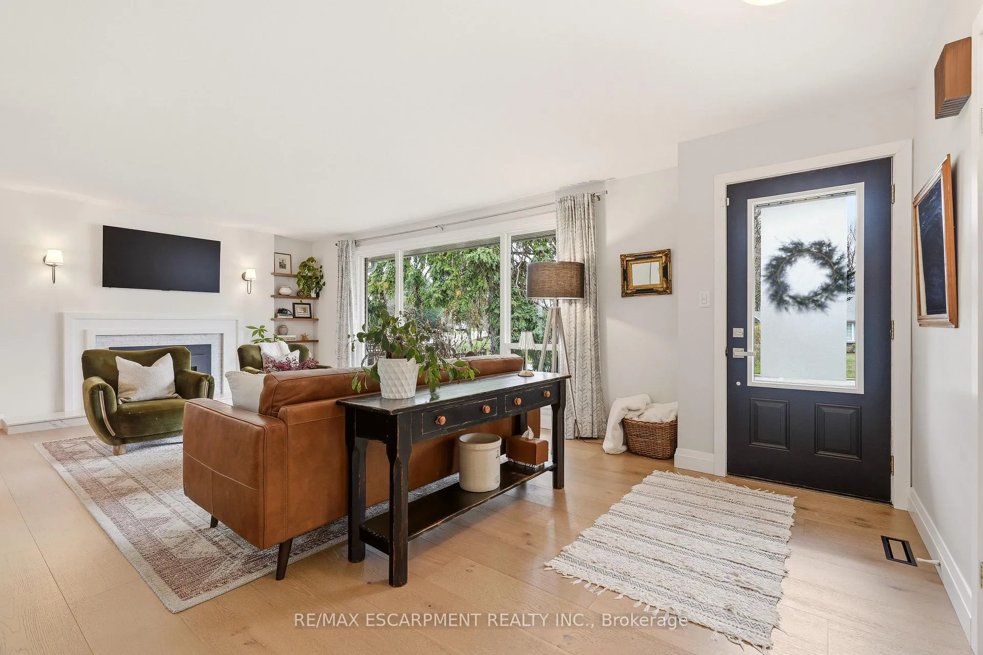 Photo 4 of 4046 Grapehill Avenue, Burlington, Shoreacres — HOMEH