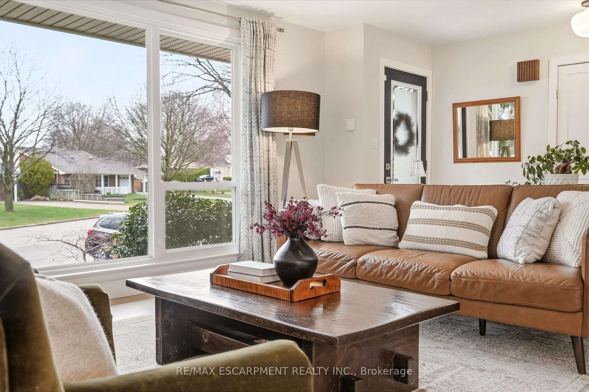 Photo 10 of 4046 Grapehill Avenue, Burlington, Shoreacres — HOMEH