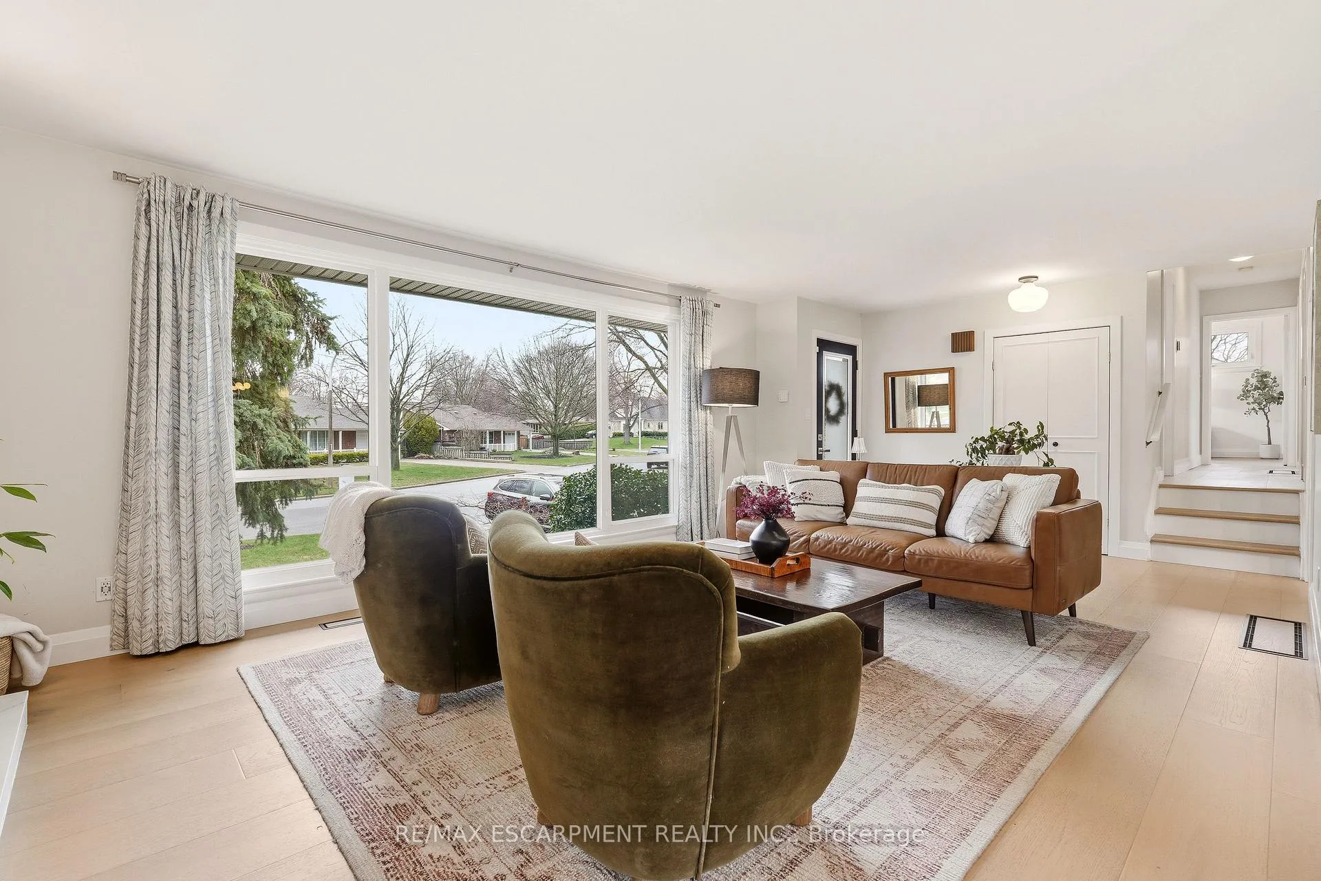 Photo 11 of 4046 Grapehill Avenue, Burlington, Shoreacres — HOMEH