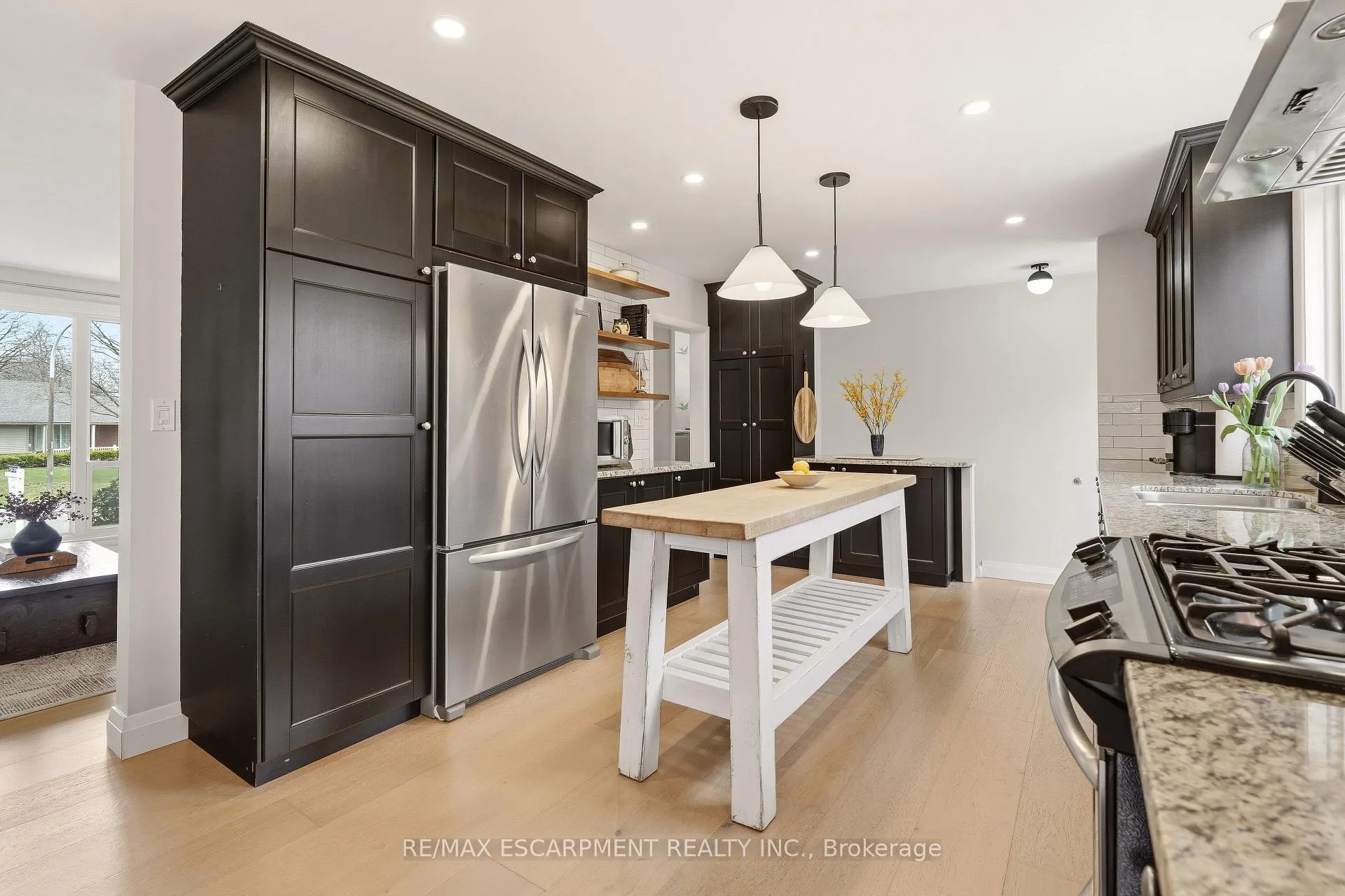 Photo 17 of 4046 Grapehill Avenue, Burlington, Shoreacres — HOMEH