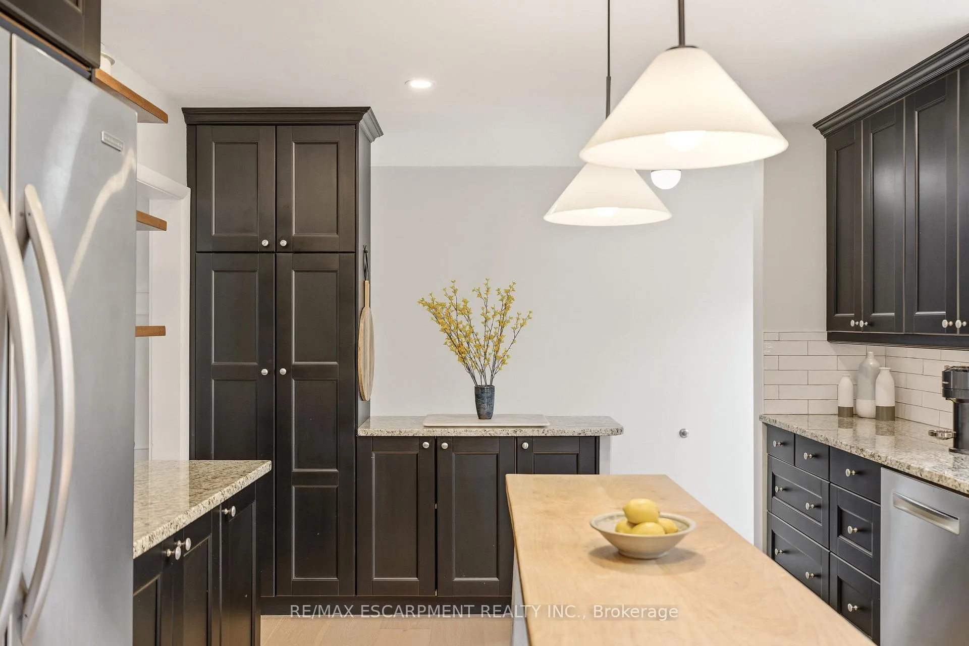 Photo 19 of 4046 Grapehill Avenue, Burlington, Shoreacres — HOMEH