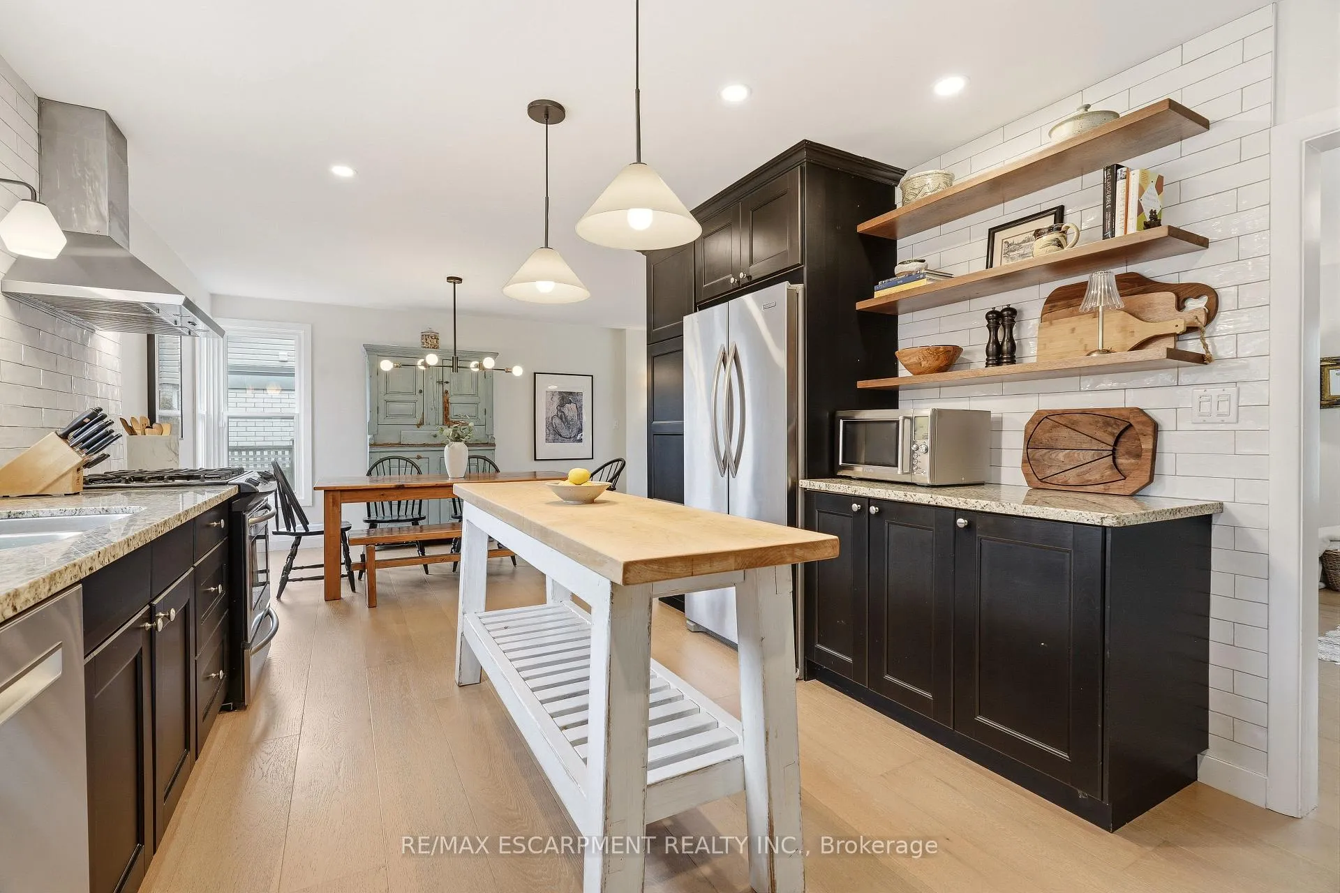 Photo 21 of 4046 Grapehill Avenue, Burlington, Shoreacres — HOMEH