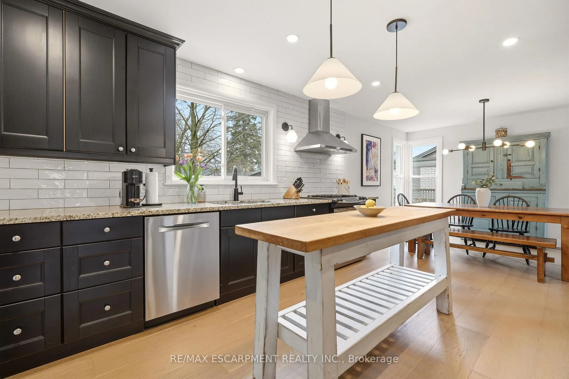 Photo 22 of 4046 Grapehill Avenue, Burlington, Shoreacres — HOMEH