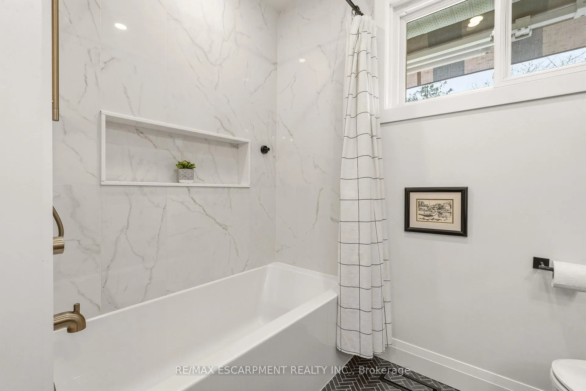 Photo 29 of 4046 Grapehill Avenue, Burlington, Shoreacres — HOMEH