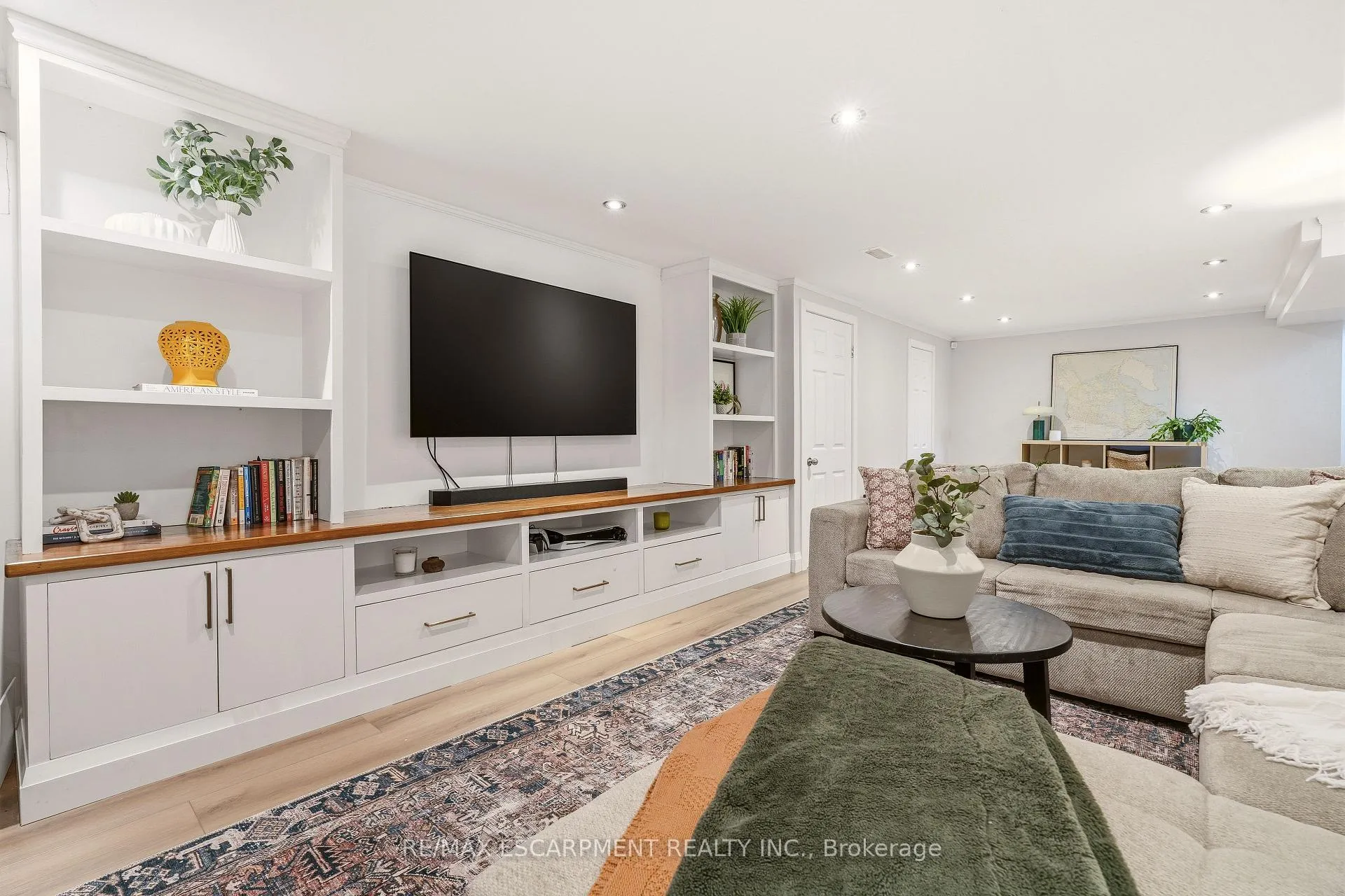 Photo 34 of 4046 Grapehill Avenue, Burlington, Shoreacres — HOMEH