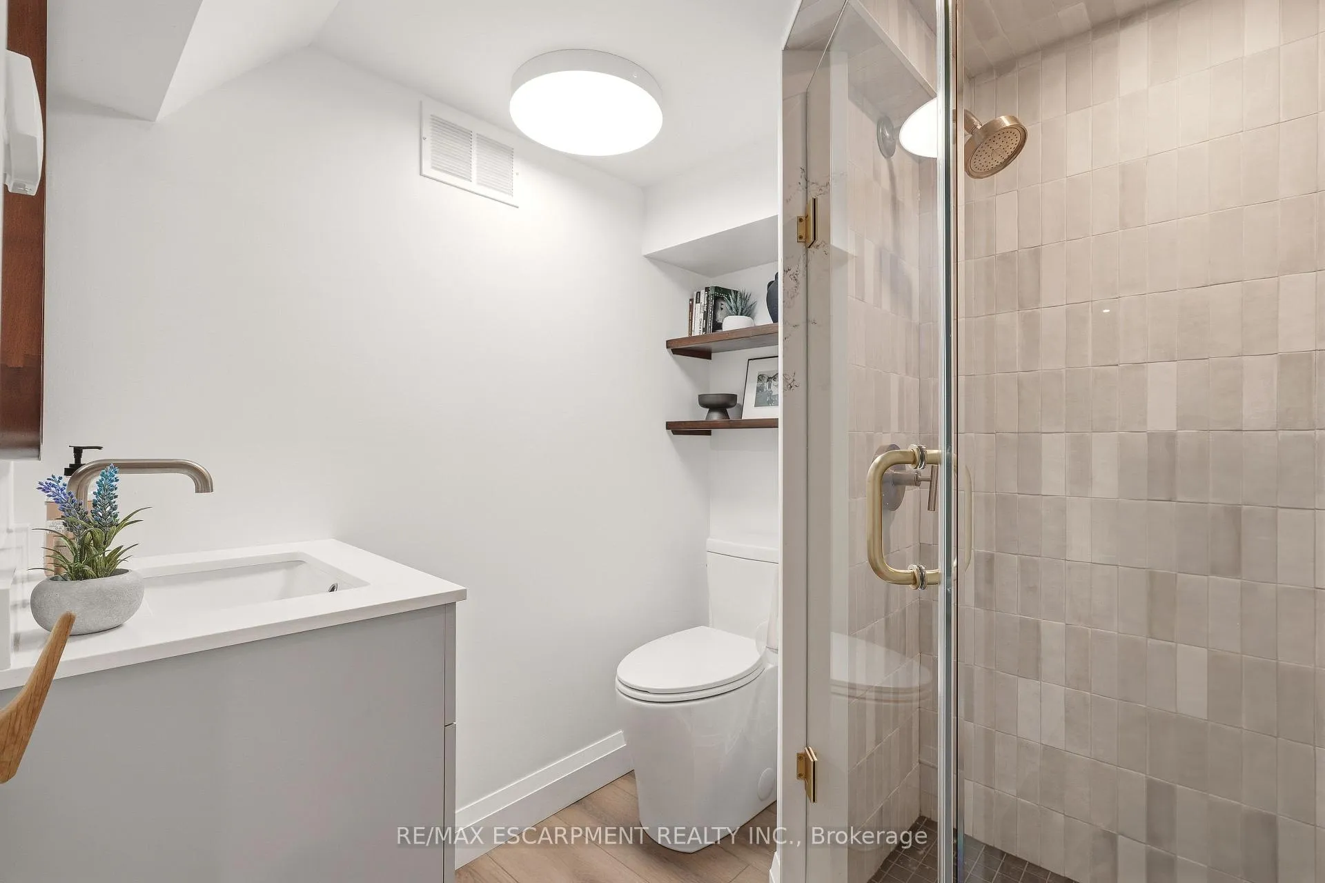 Photo 40 of 4046 Grapehill Avenue, Burlington, Shoreacres — HOMEH