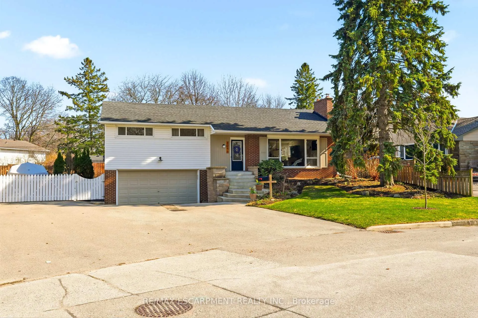Photo 47 of 4046 Grapehill Avenue, Burlington, Shoreacres — HOMEH