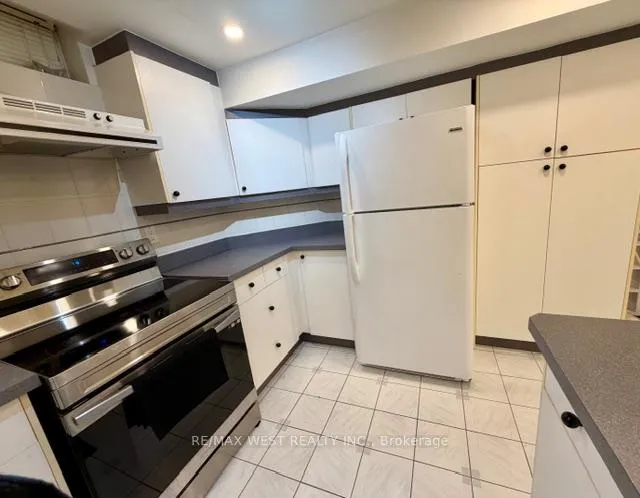 Photo 1 of 4 Foxchase Drive, Caledon, Bolton North — HOMEH