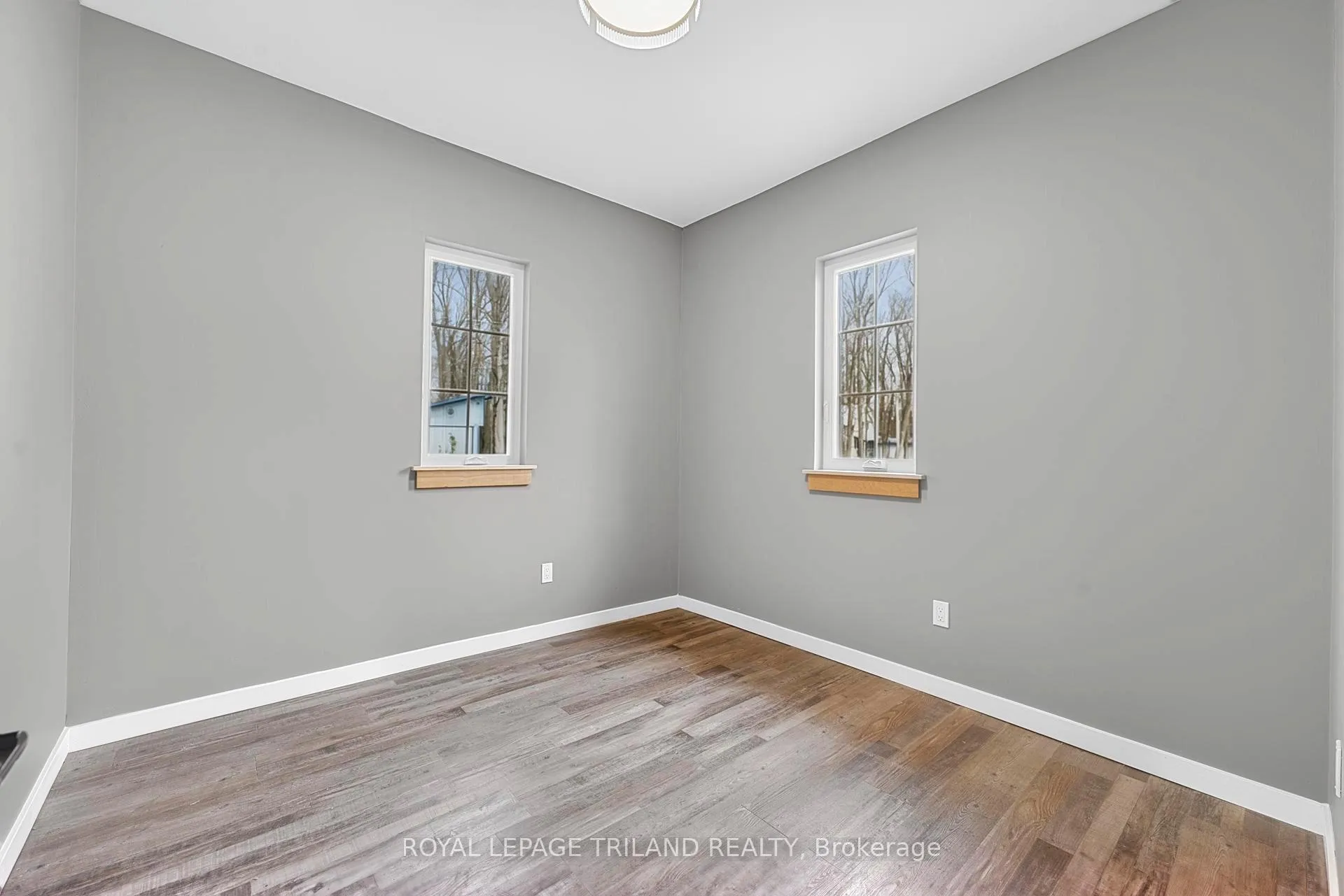 Photo 18 of 6043 Franks Road, Lambton Shores, Kettle Point — HOMEH