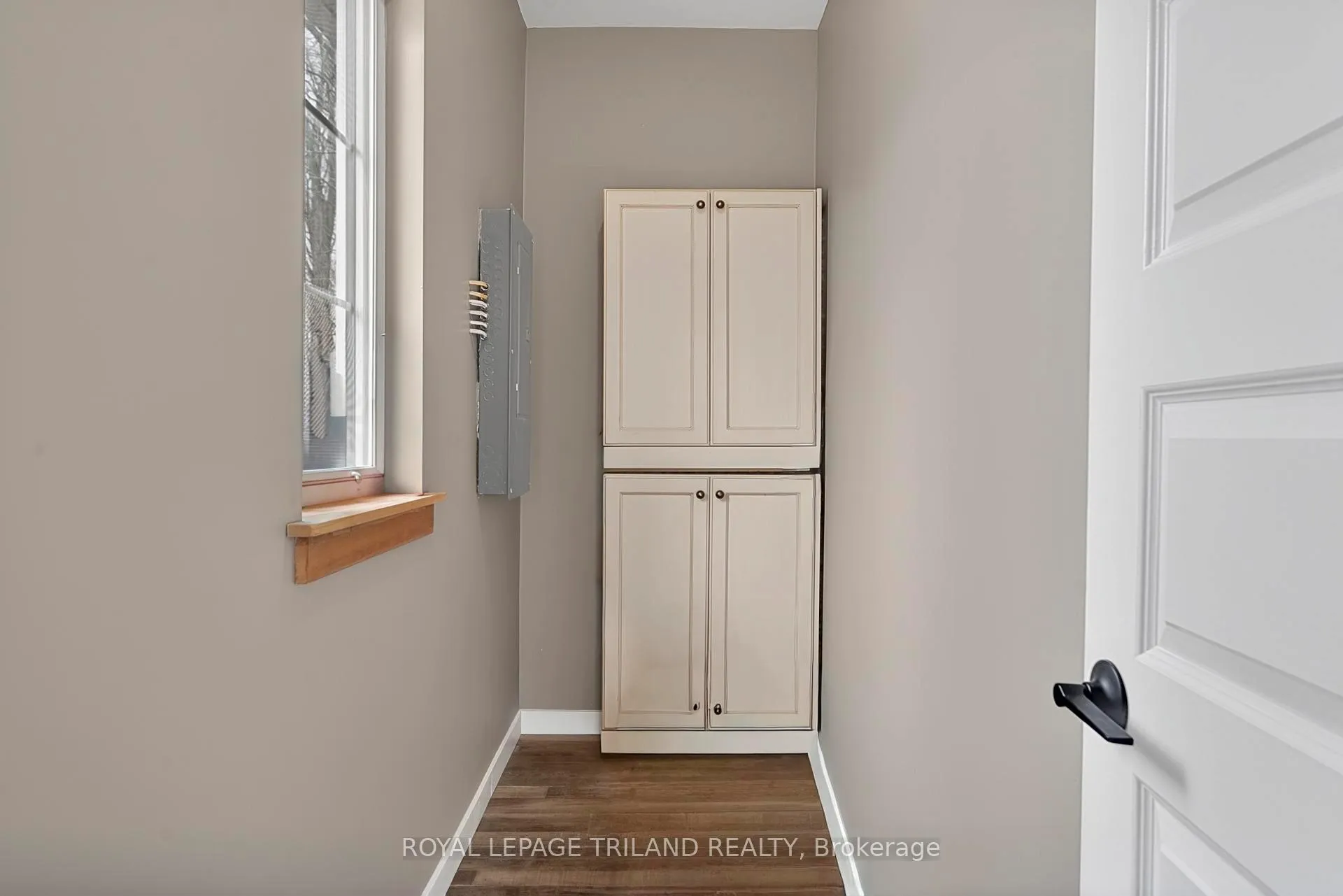 Photo 27 of 6043 Franks Road, Lambton Shores, Kettle Point — HOMEH