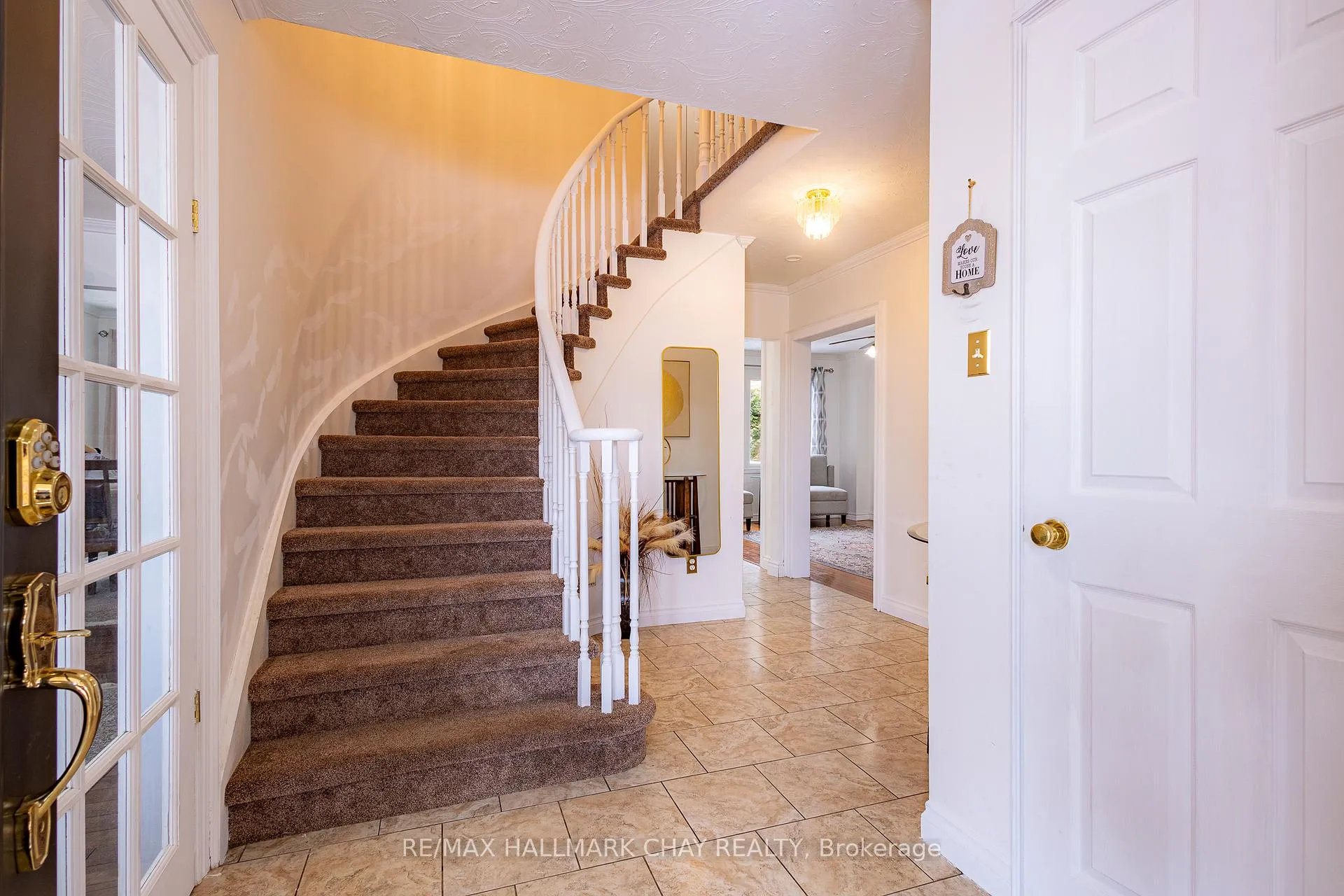 Photo 4 of 26 Orwell Crescent, Barrie, Letitia Heights — HOMEH