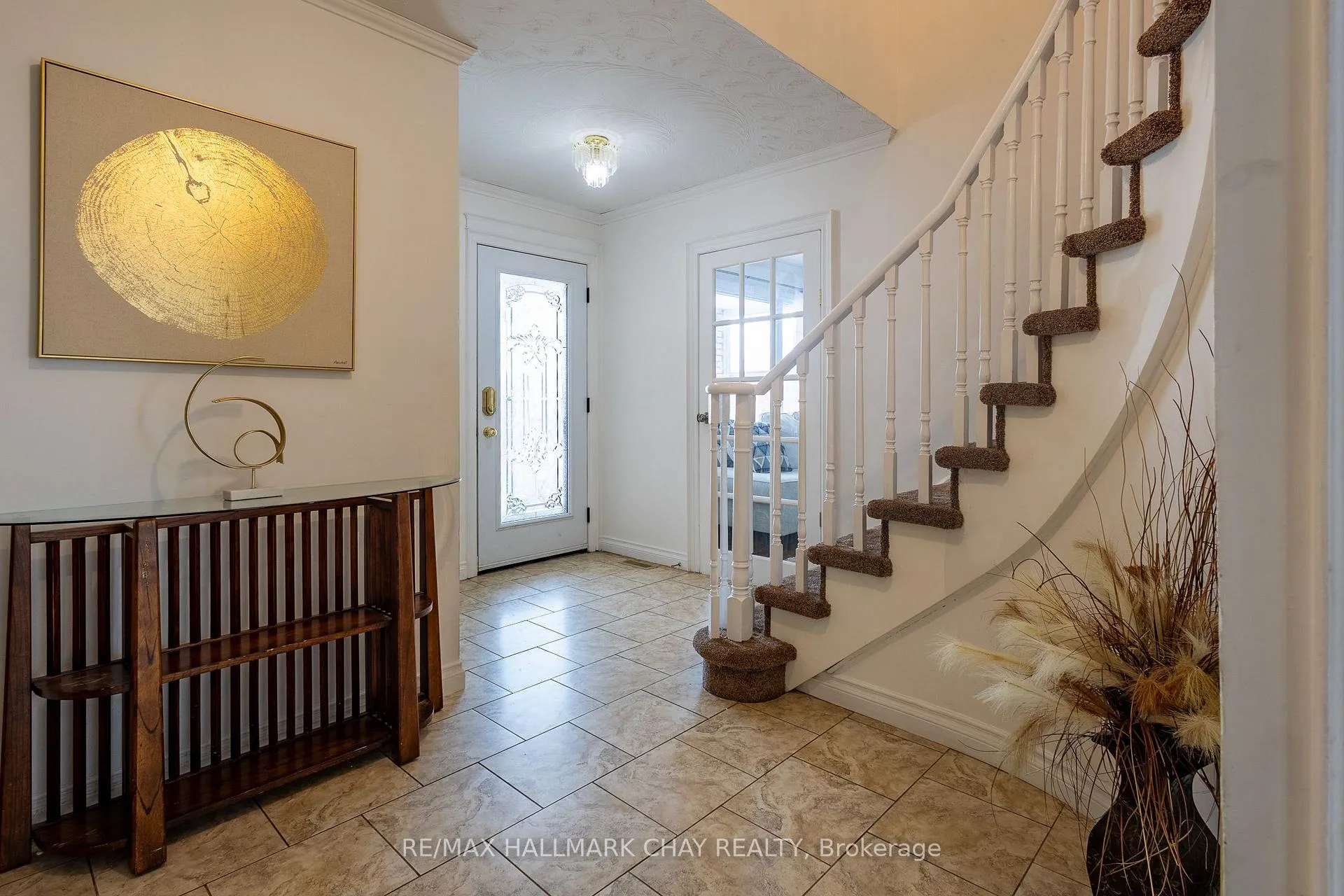Photo 5 of 26 Orwell Crescent, Barrie, Letitia Heights — HOMEH