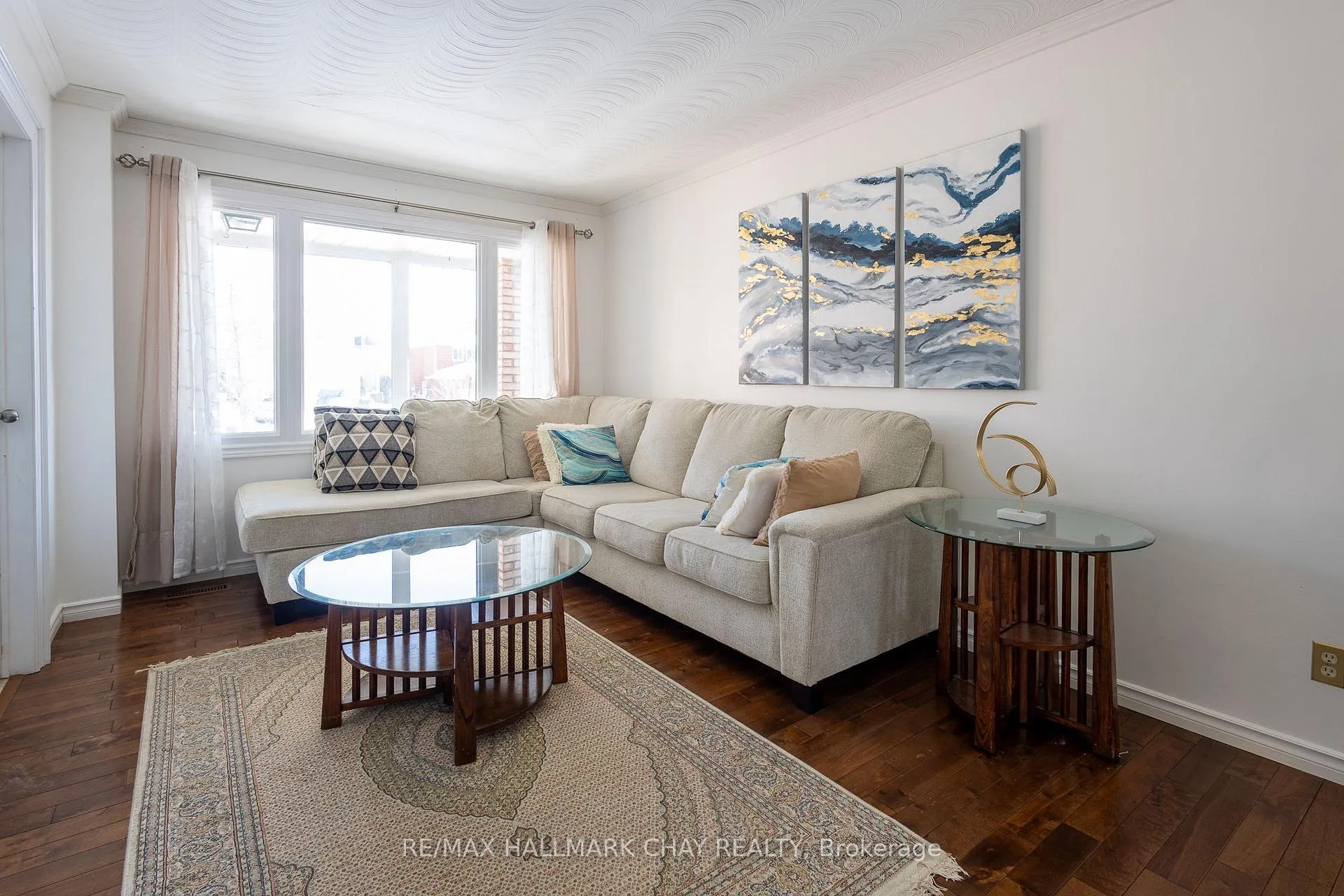 Photo 7 of 26 Orwell Crescent, Barrie, Letitia Heights — HOMEH