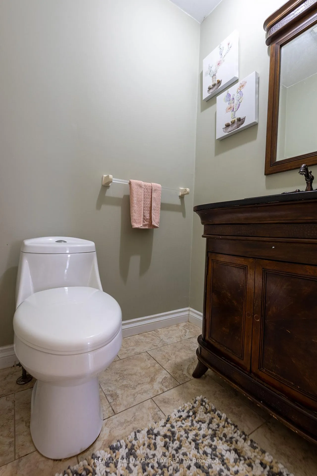 Photo 15 of 26 Orwell Crescent, Barrie, Letitia Heights — HOMEH