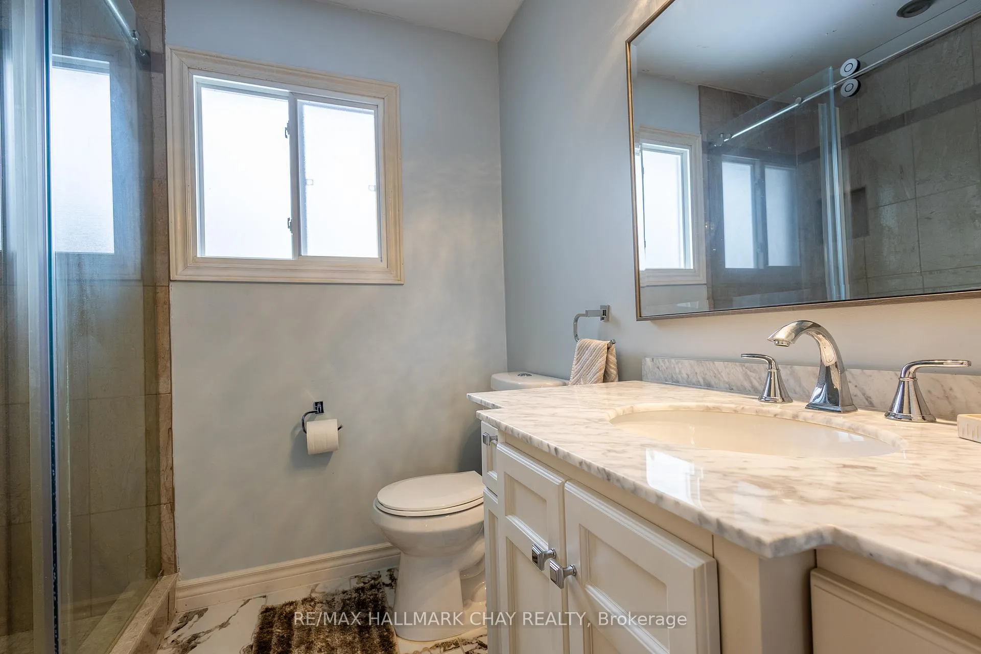 Photo 21 of 26 Orwell Crescent, Barrie, Letitia Heights — HOMEH