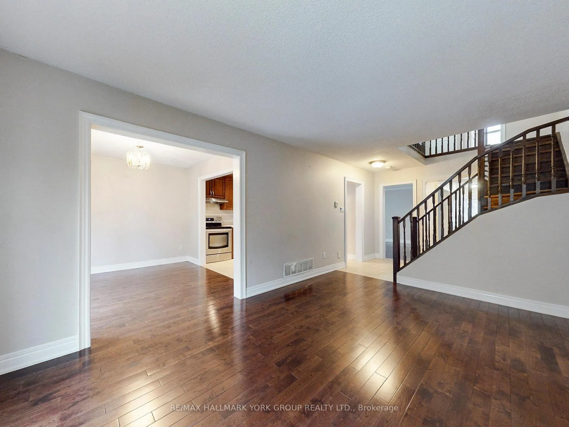Photo 8 of 161 Spruce Street, Aurora, Aurora Village — HOMEH
