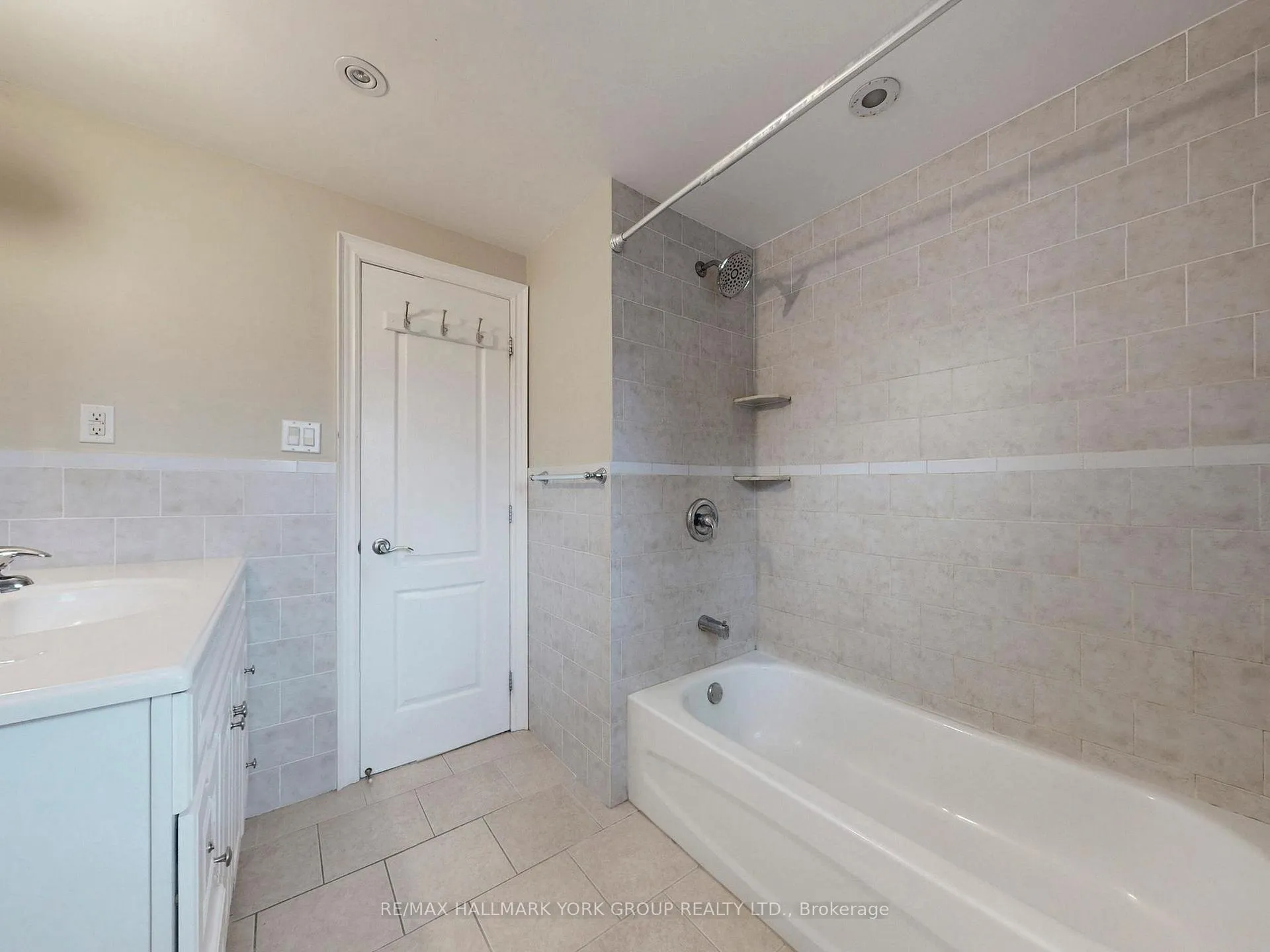 Photo 31 of 161 Spruce Street, Aurora, Aurora Village — HOMEH