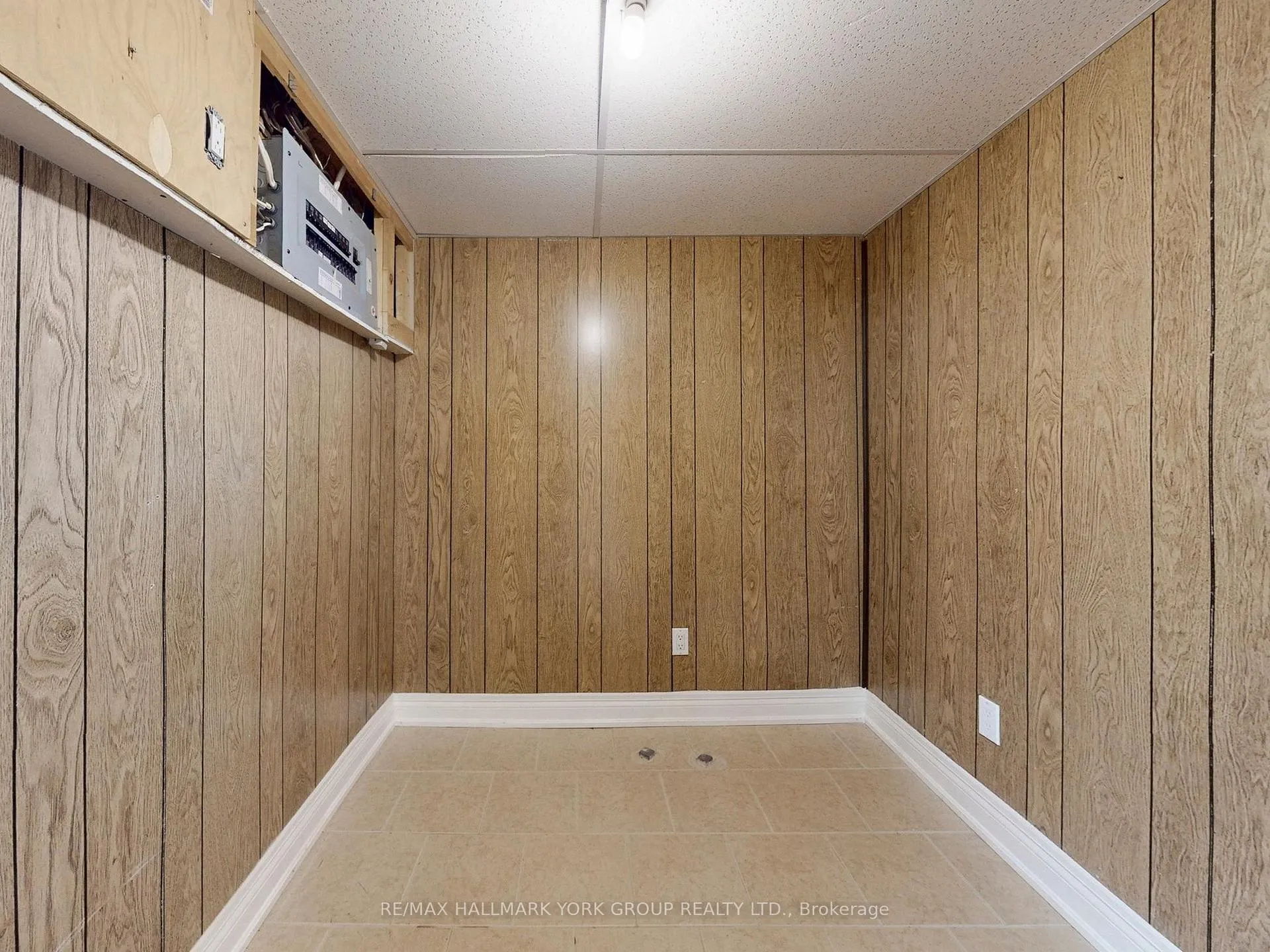 Photo 39 of 161 Spruce Street, Aurora, Aurora Village — HOMEH