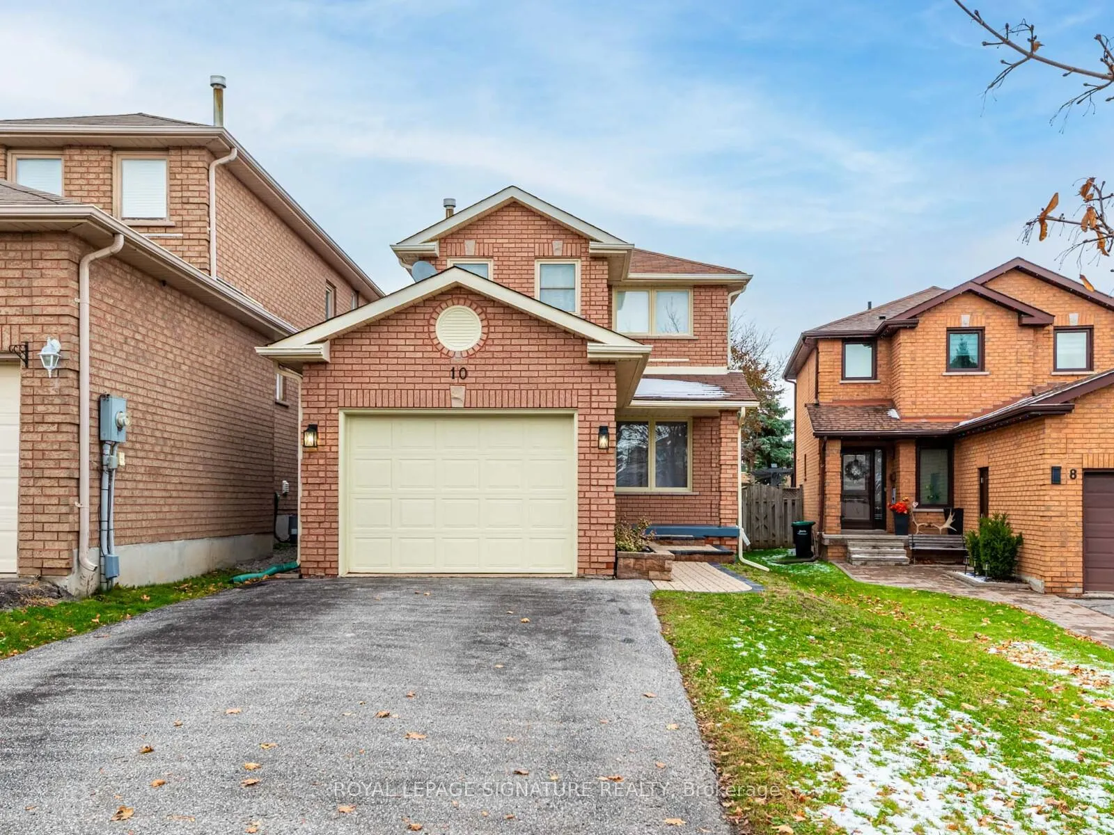 Photo 1 of 10 Laidlaw Drive, Barrie, West Bayfield — HOMEH