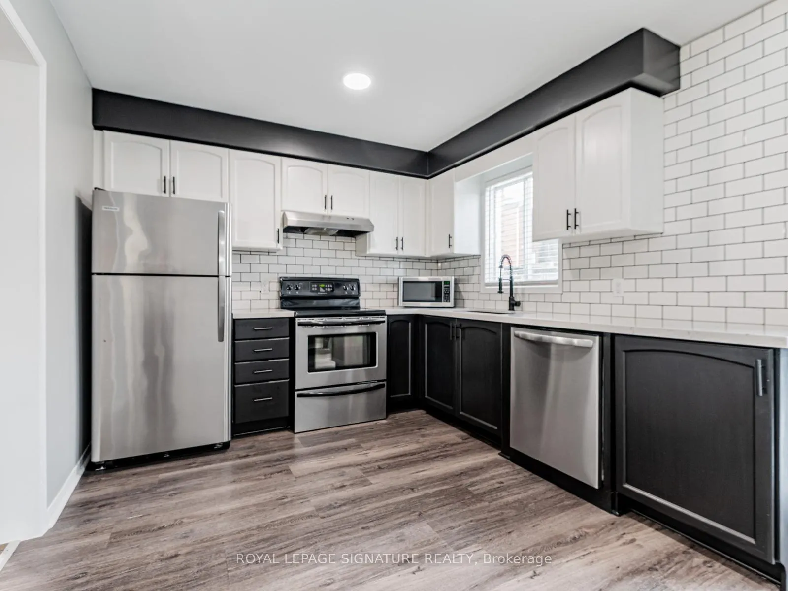 Photo 9 of 10 Laidlaw Drive, Barrie, West Bayfield — HOMEH