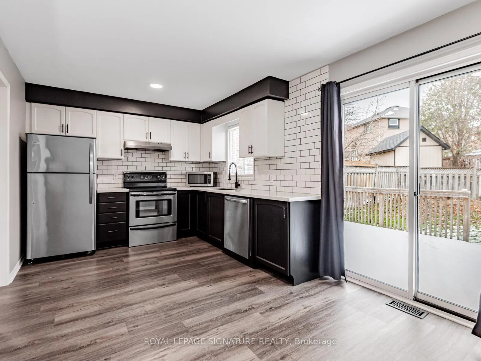 Photo 14 of 10 Laidlaw Drive, Barrie, West Bayfield — HOMEH