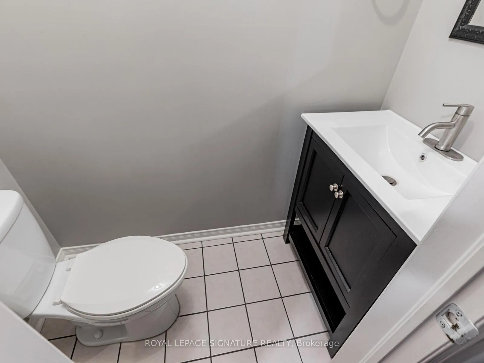 Photo 16 of 10 Laidlaw Drive, Barrie, West Bayfield — HOMEH