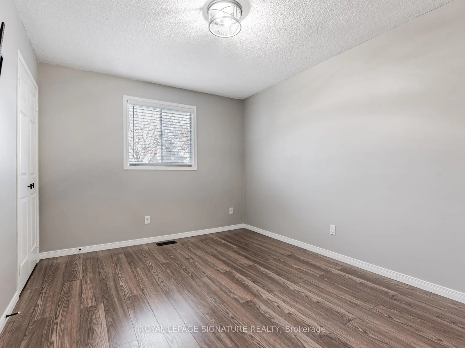 Photo 18 of 10 Laidlaw Drive, Barrie, West Bayfield — HOMEH