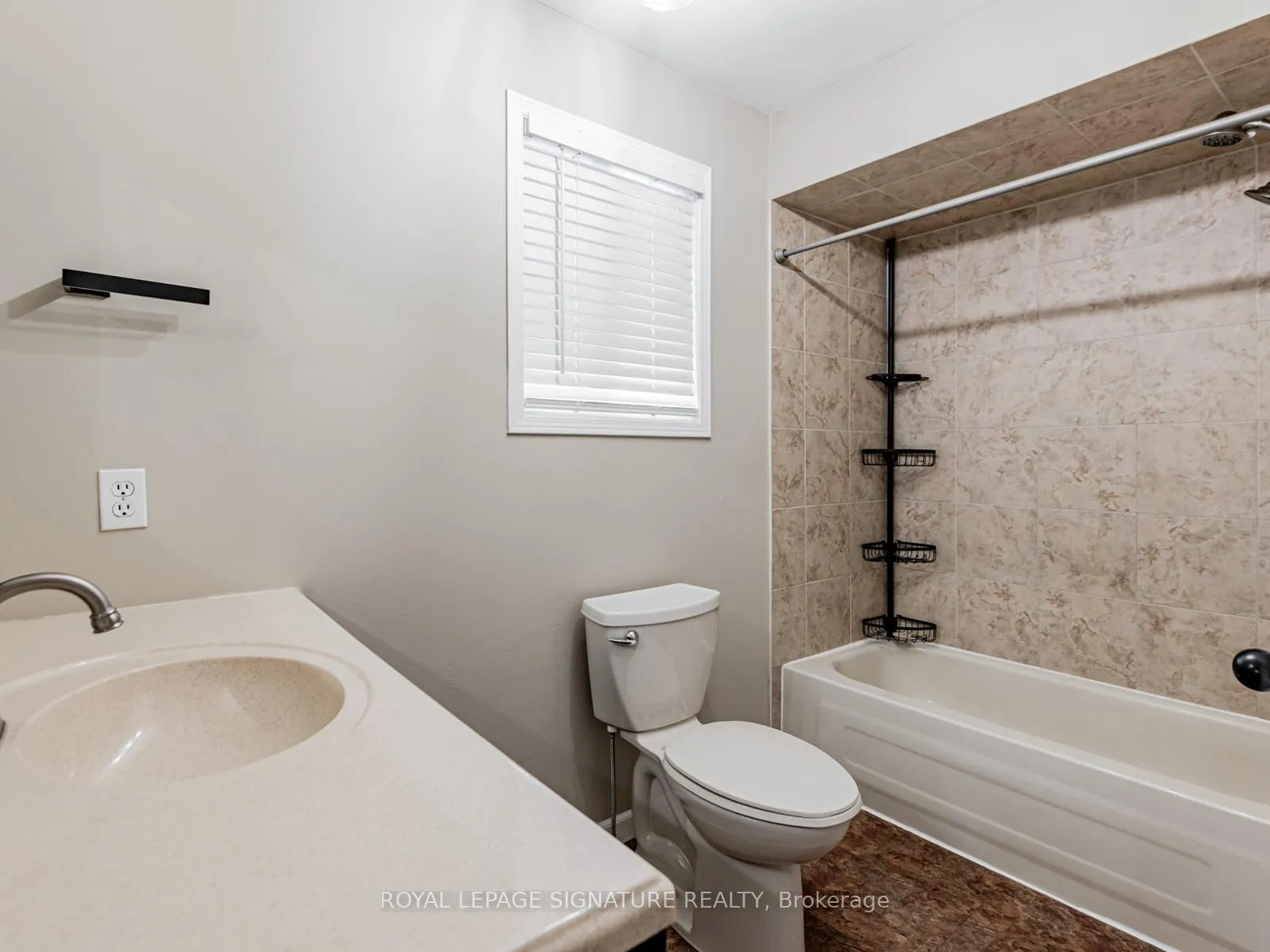 Photo 20 of 10 Laidlaw Drive, Barrie, West Bayfield — HOMEH