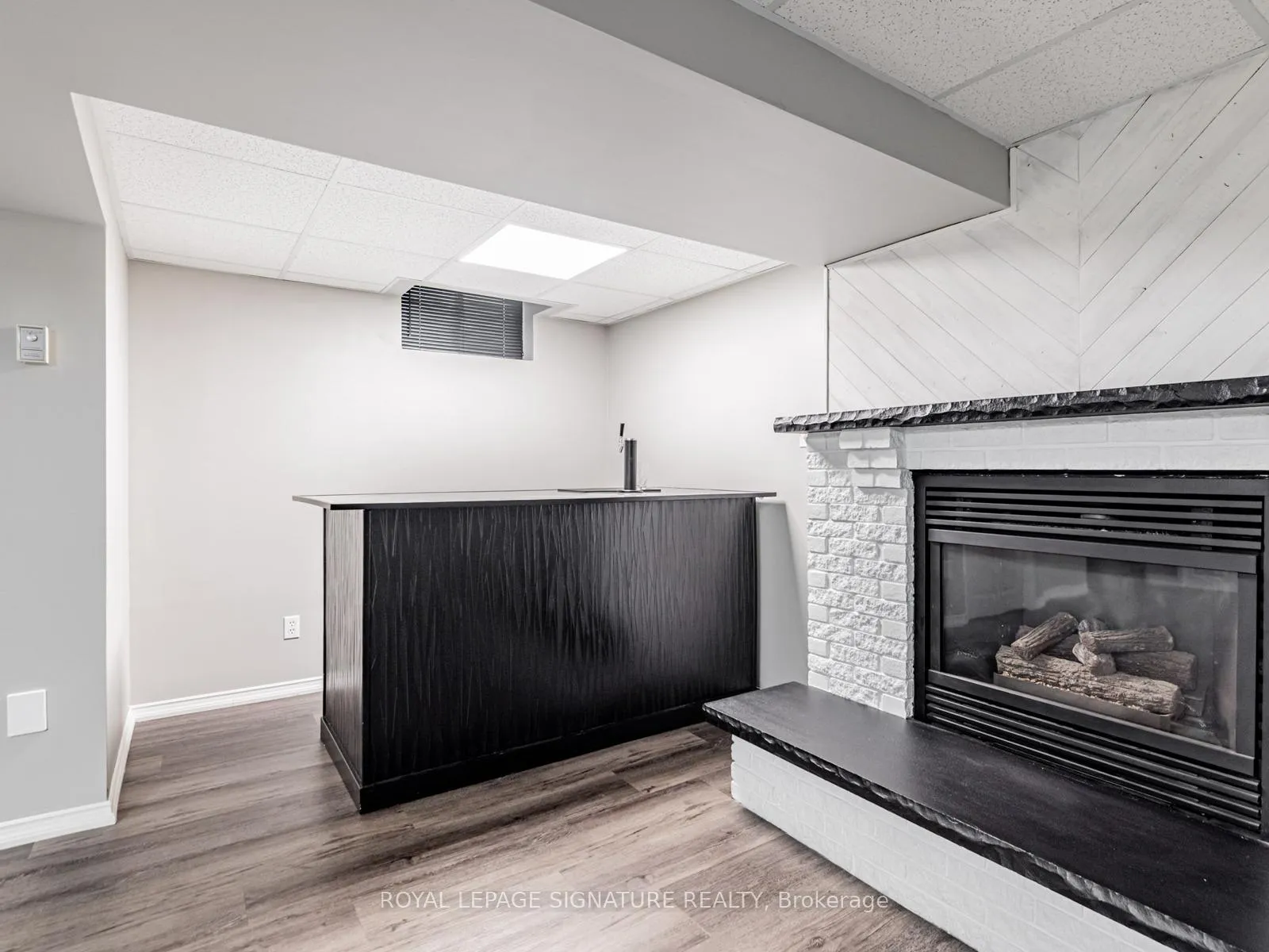 Photo 25 of 10 Laidlaw Drive, Barrie, West Bayfield — HOMEH