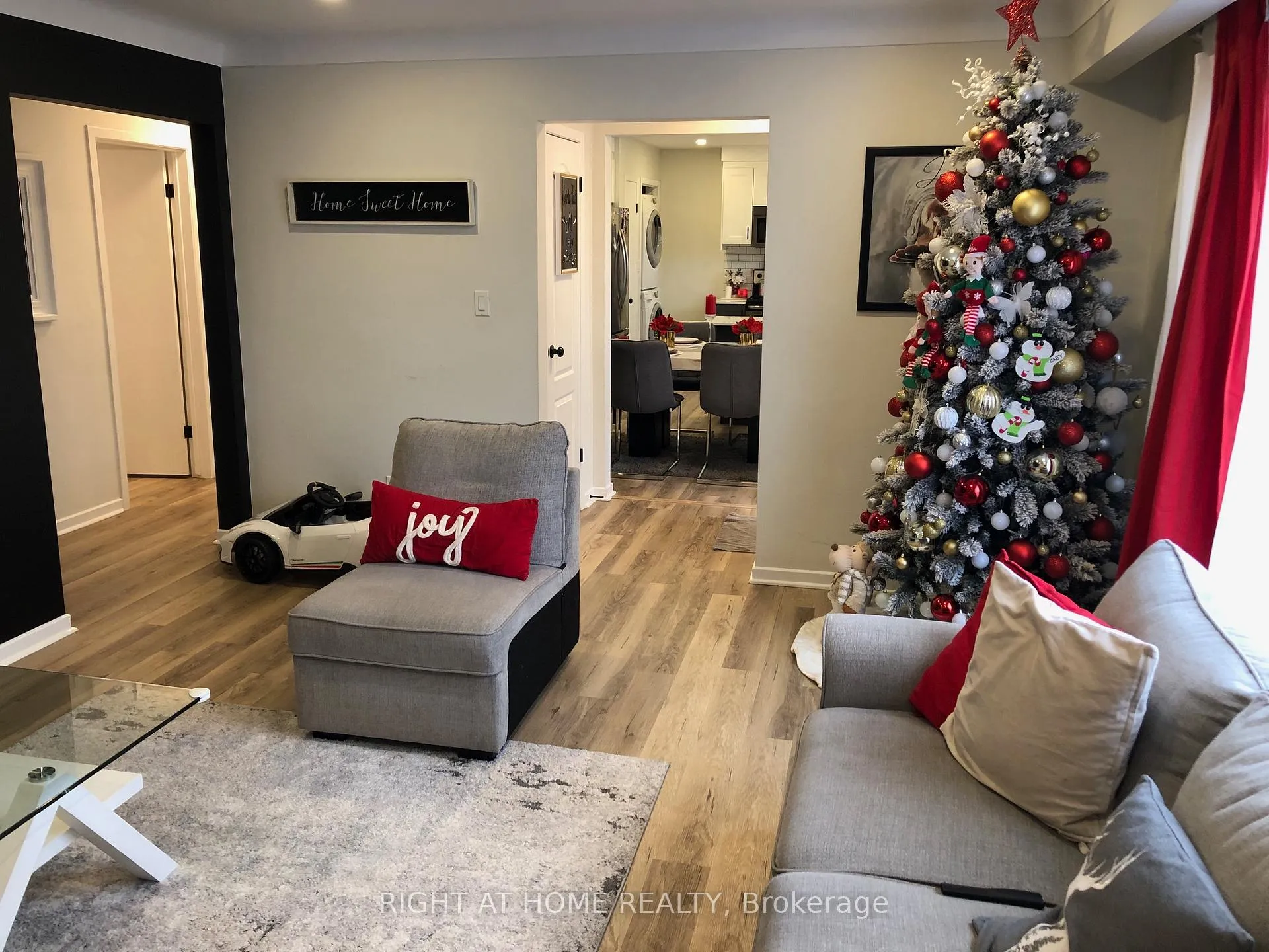 Photo 3 of 564 Lake Street, St. Catharines, Lakeport — HOMEH