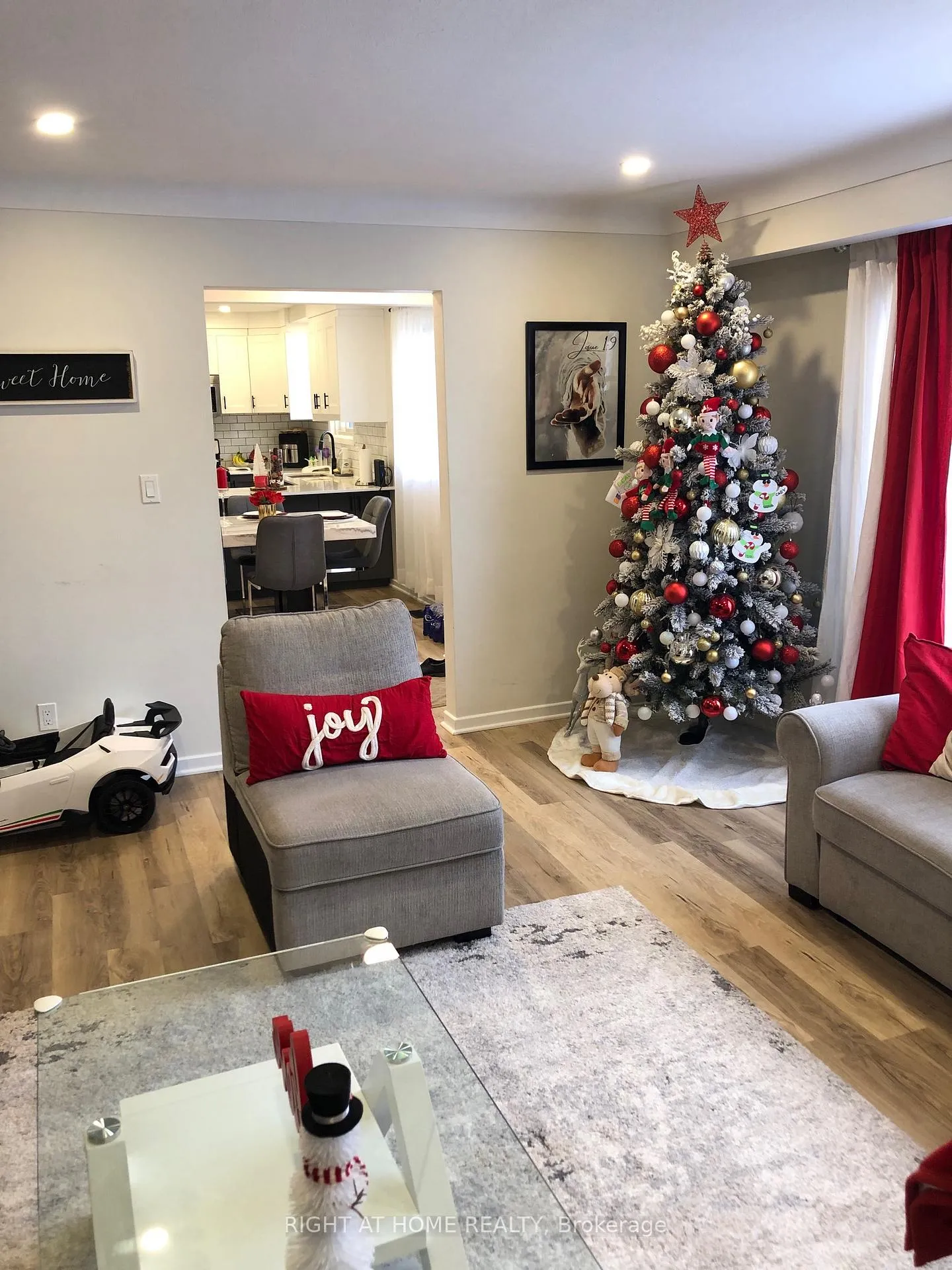 Photo 5 of 564 Lake Street, St. Catharines, Lakeport — HOMEH