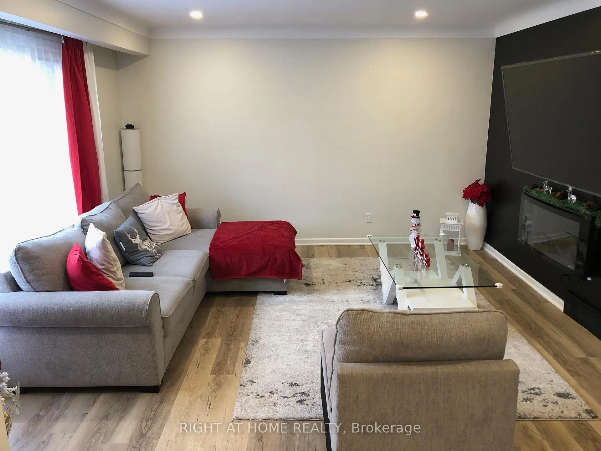 Photo 7 of 564 Lake Street, St. Catharines, Lakeport — HOMEH