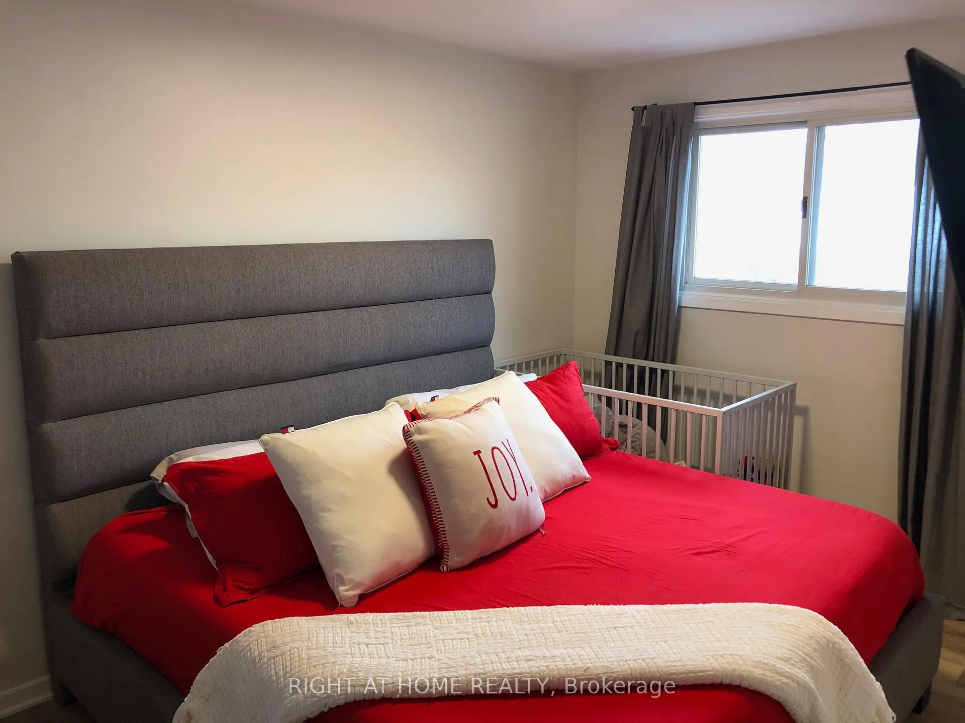 Photo 9 of 564 Lake Street, St. Catharines, Lakeport — HOMEH