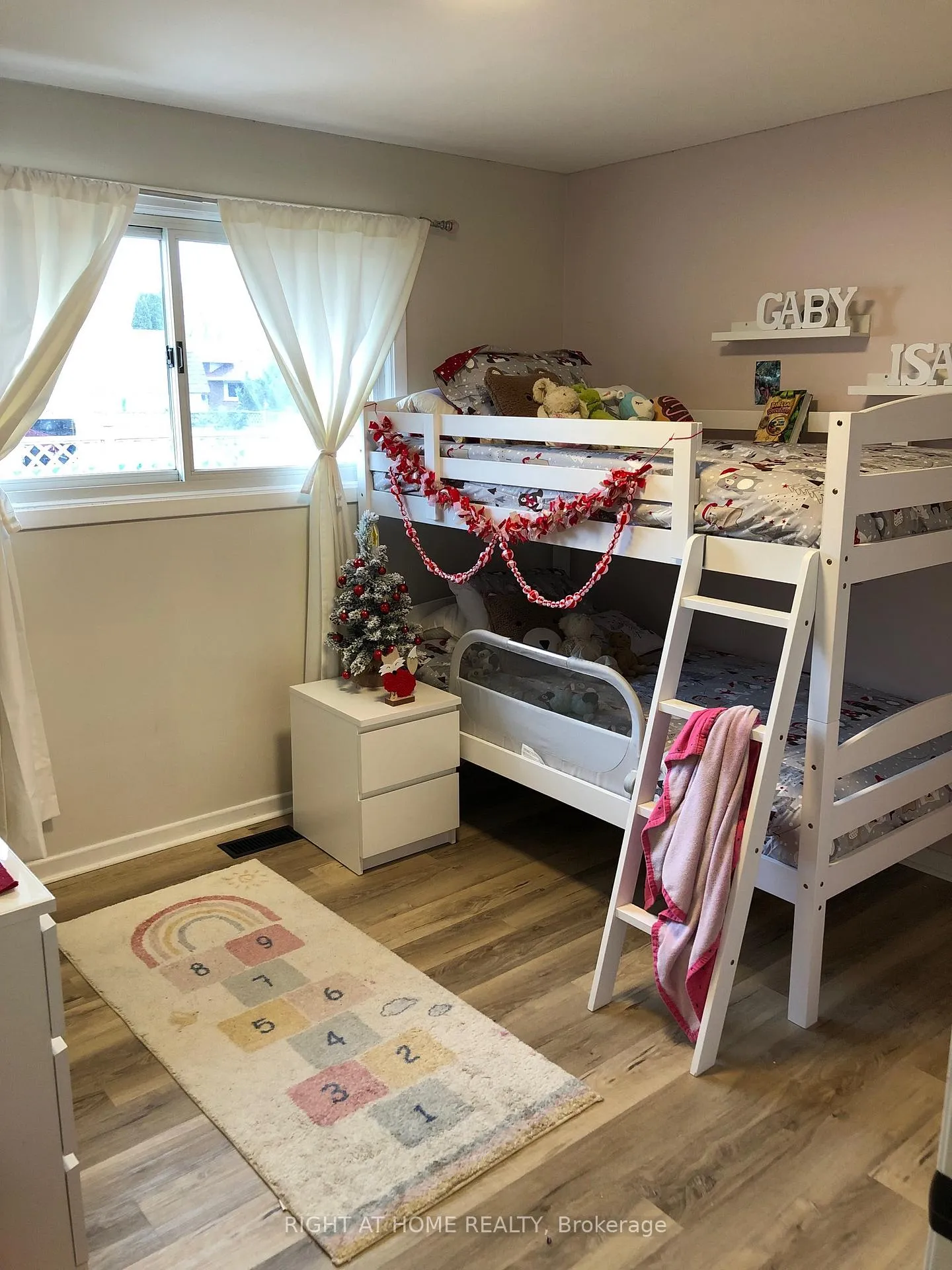 Photo 11 of 564 Lake Street, St. Catharines, Lakeport — HOMEH