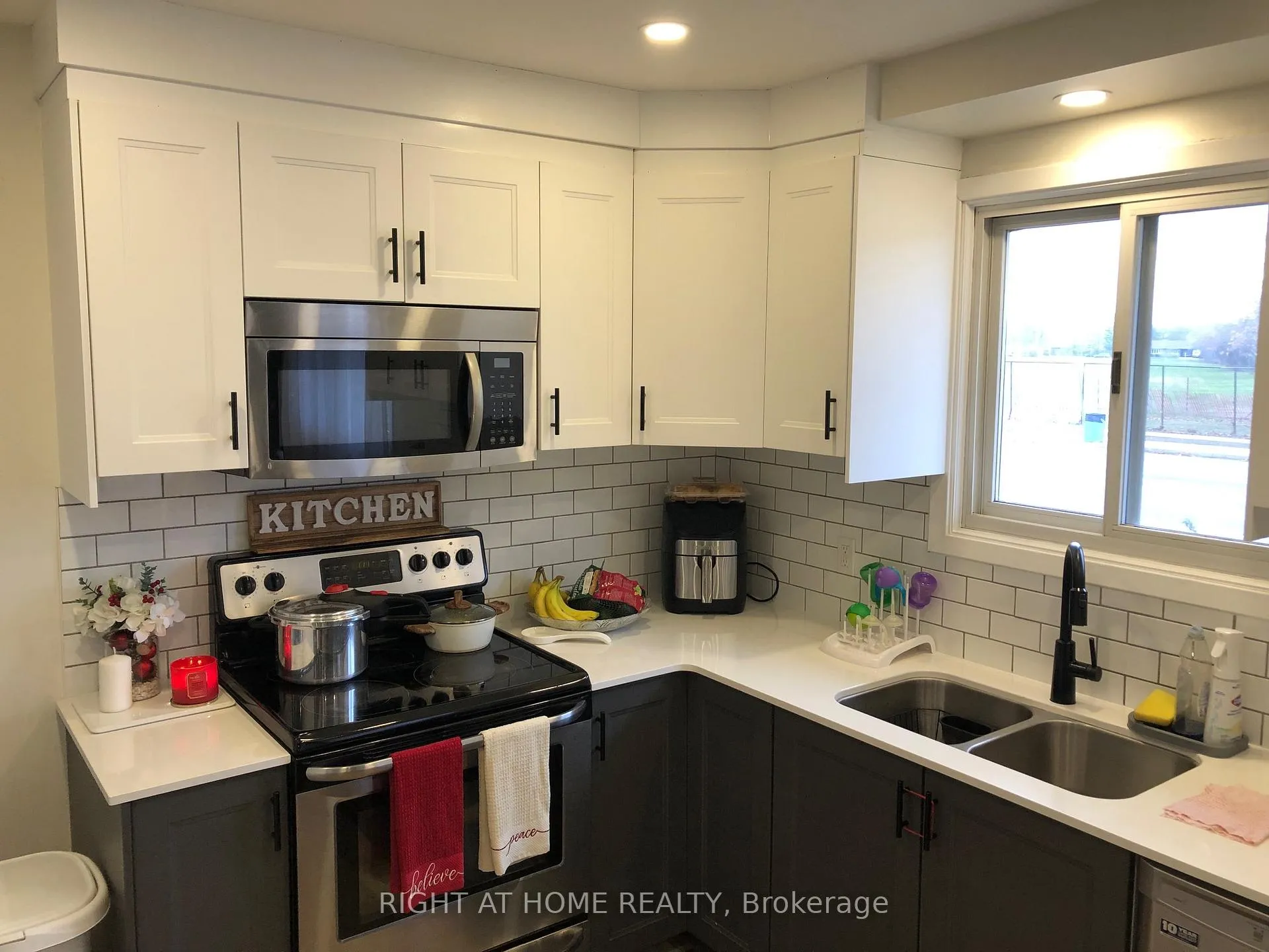 Photo 19 of 564 Lake Street, St. Catharines, Lakeport — HOMEH