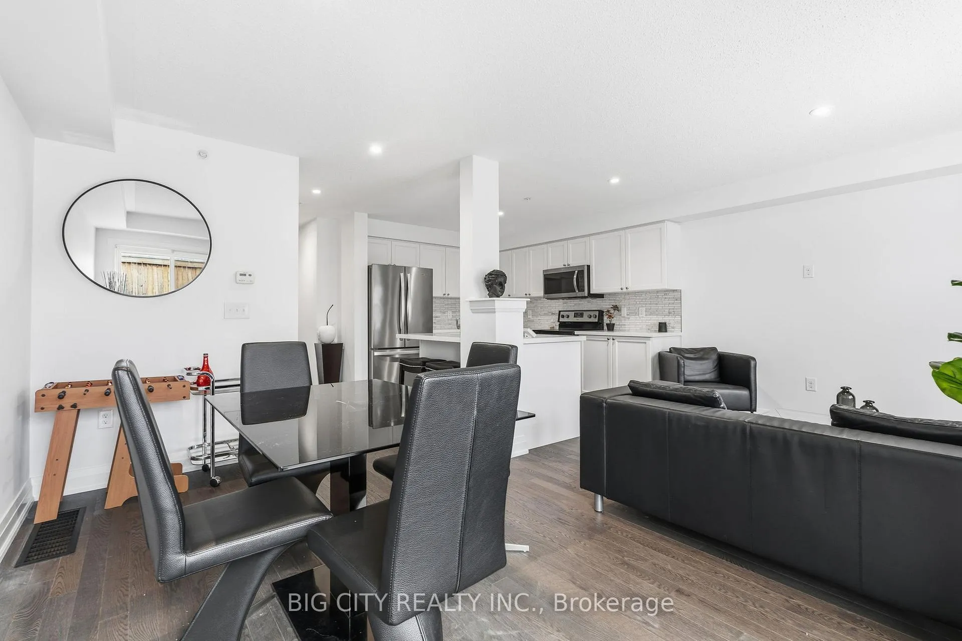 Photo 10 of 4 Jerseyville Way, Whitby, Downtown Whitby — HOMEH