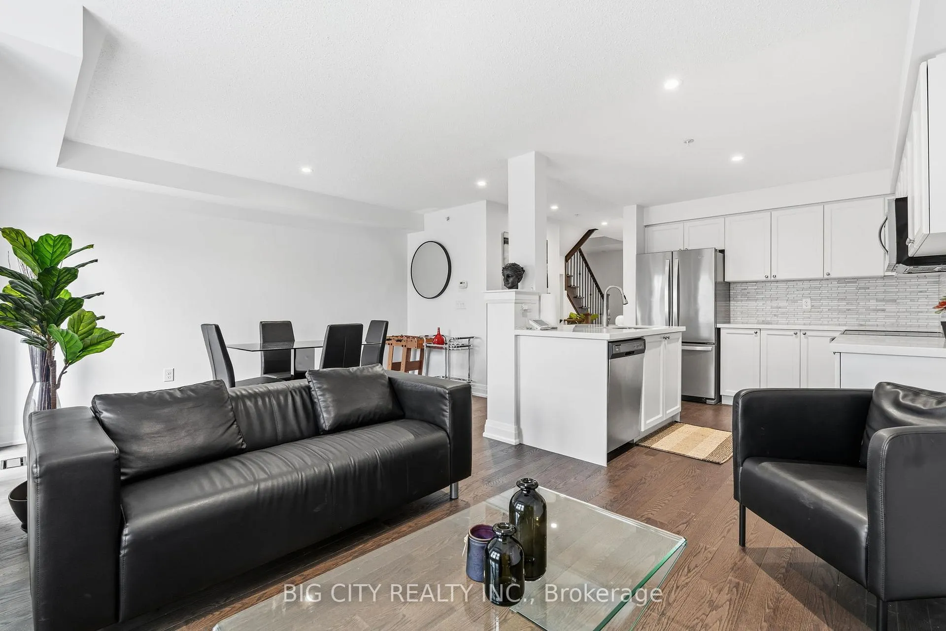 Photo 14 of 4 Jerseyville Way, Whitby, Downtown Whitby — HOMEH