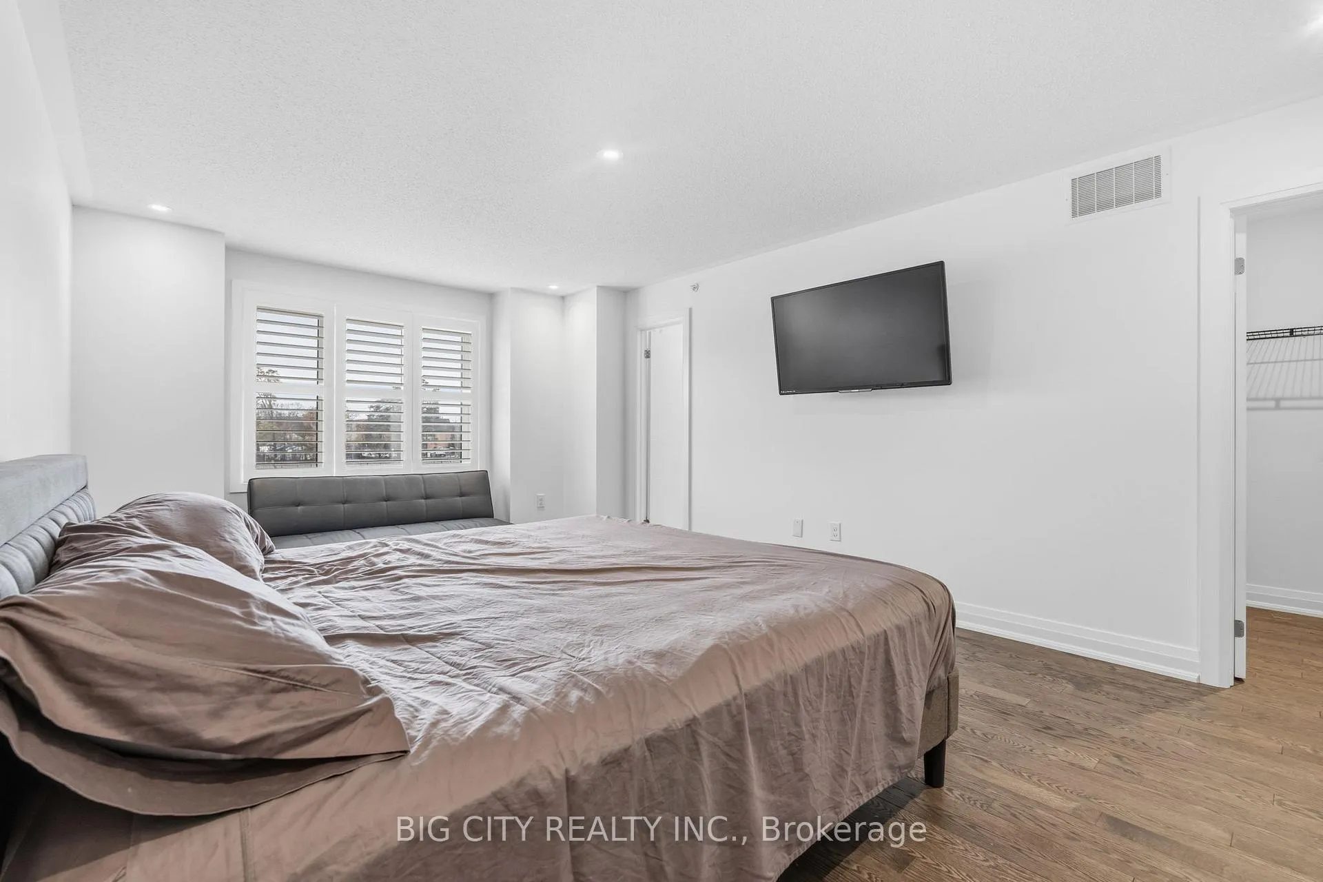 Photo 23 of 4 Jerseyville Way, Whitby, Downtown Whitby — HOMEH