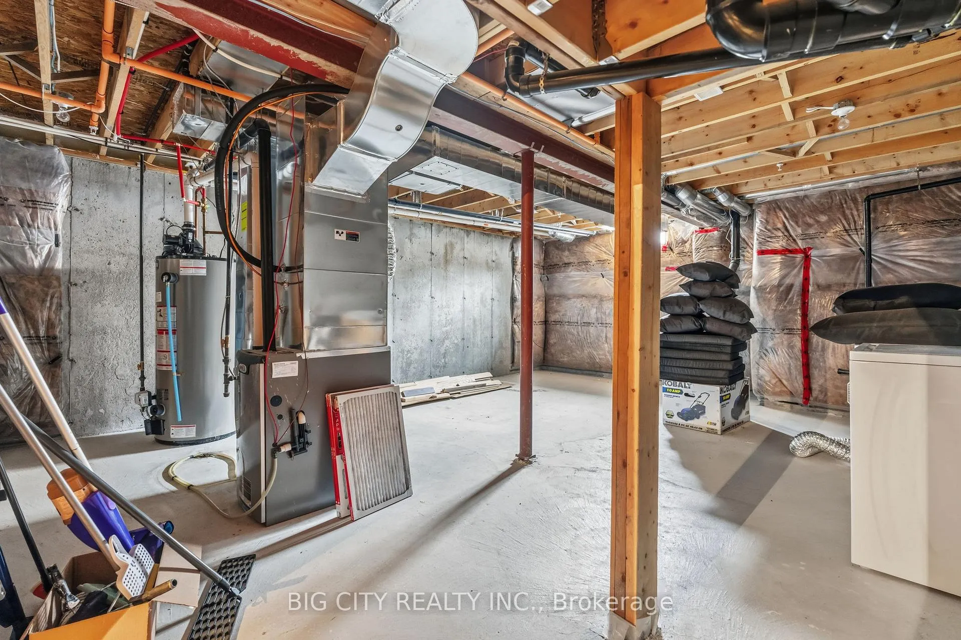 Photo 33 of 4 Jerseyville Way, Whitby, Downtown Whitby — HOMEH