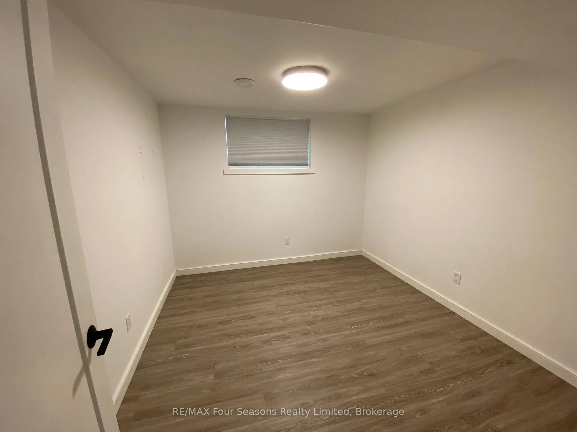 Photo 6 of Unit Lower, 40 59th Street S, Wasaga Beach — HOMEH