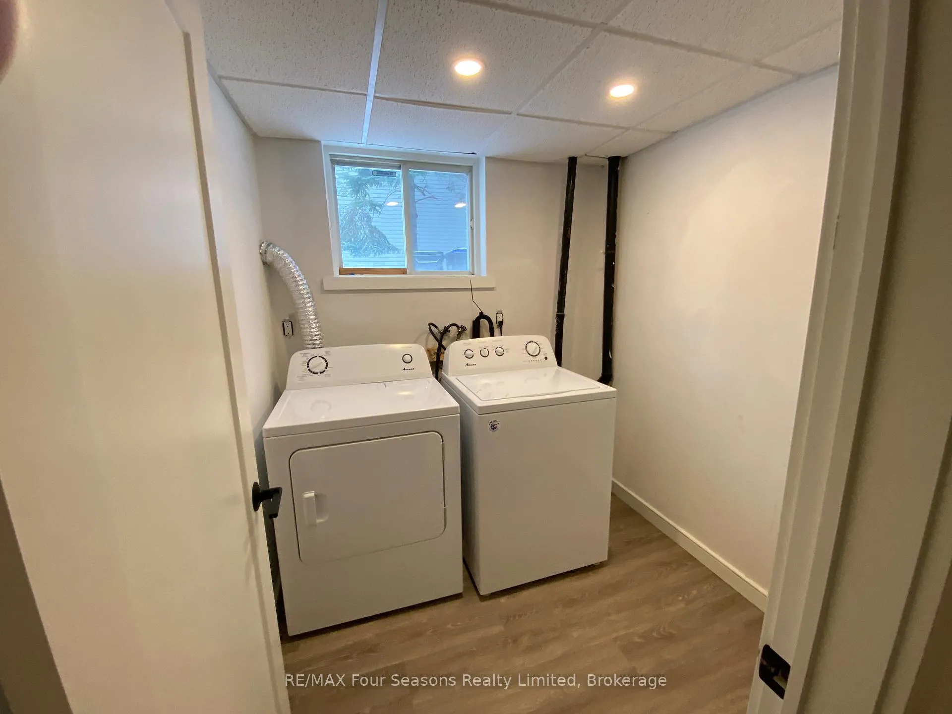 Photo 8 of Unit Lower, 40 59th Street S, Wasaga Beach — HOMEH