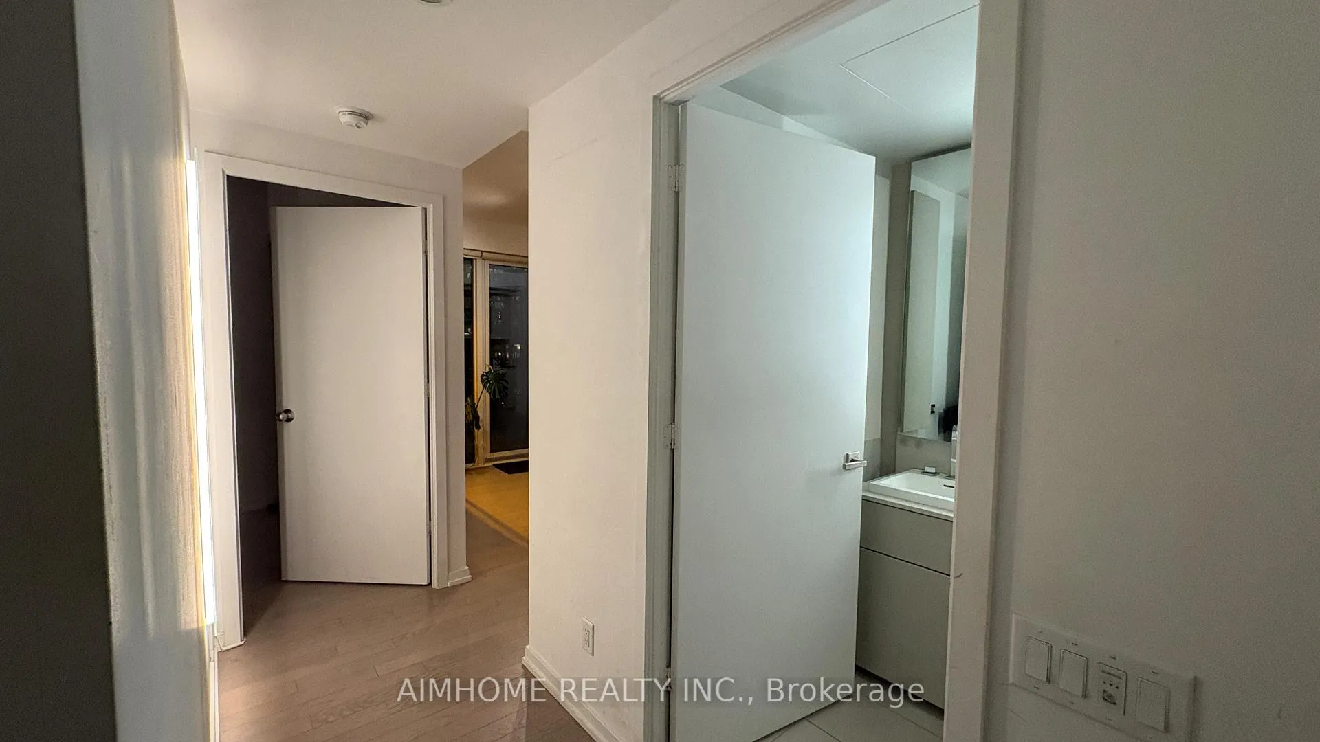 Photo 4 of Unit 1909, 101 Peter Street, Toronto, Waterfront Communities — HOMEH
