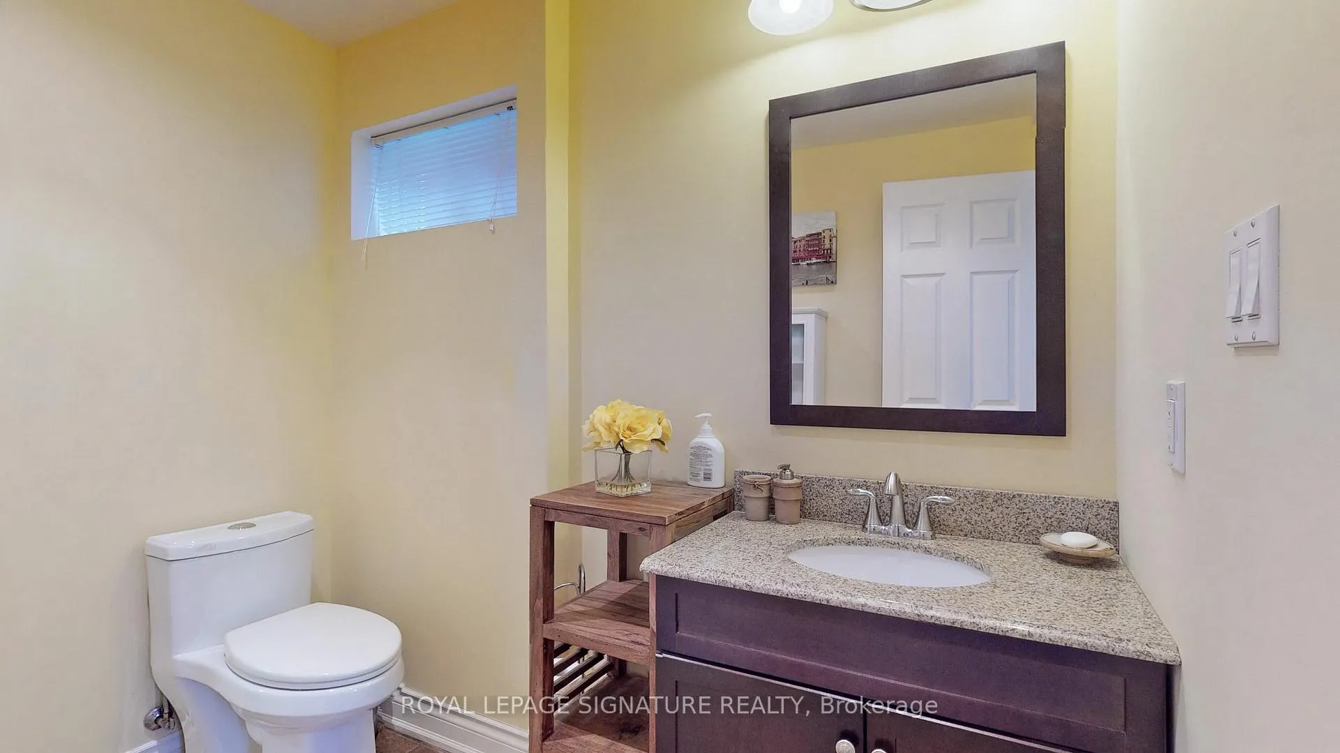 Photo 12 of Unit Lower, 30 Knole Haven Drive, Aurora, Aurora Highlands — HOMEH