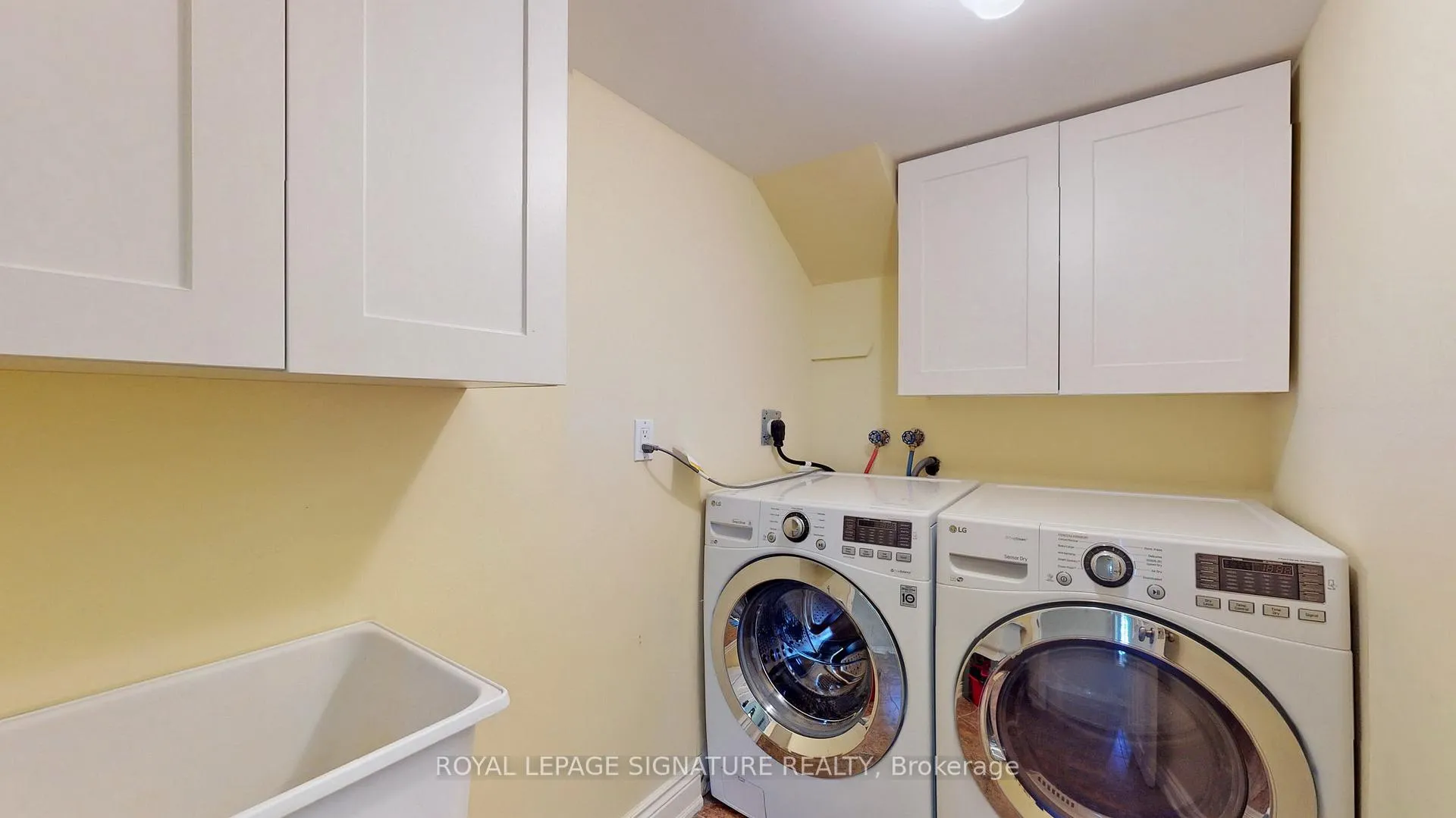 Photo 15 of Unit Lower, 30 Knole Haven Drive, Aurora, Aurora Highlands — HOMEH